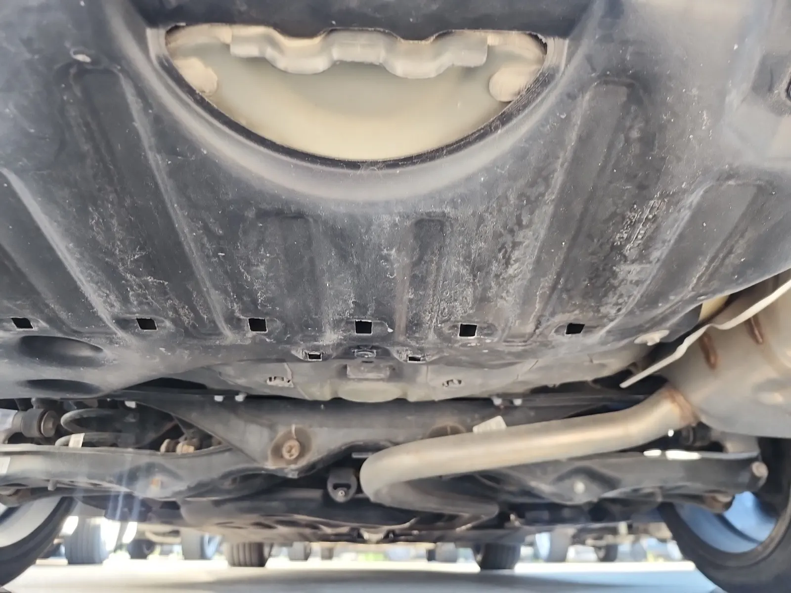 Undercarriage - Rear Photo