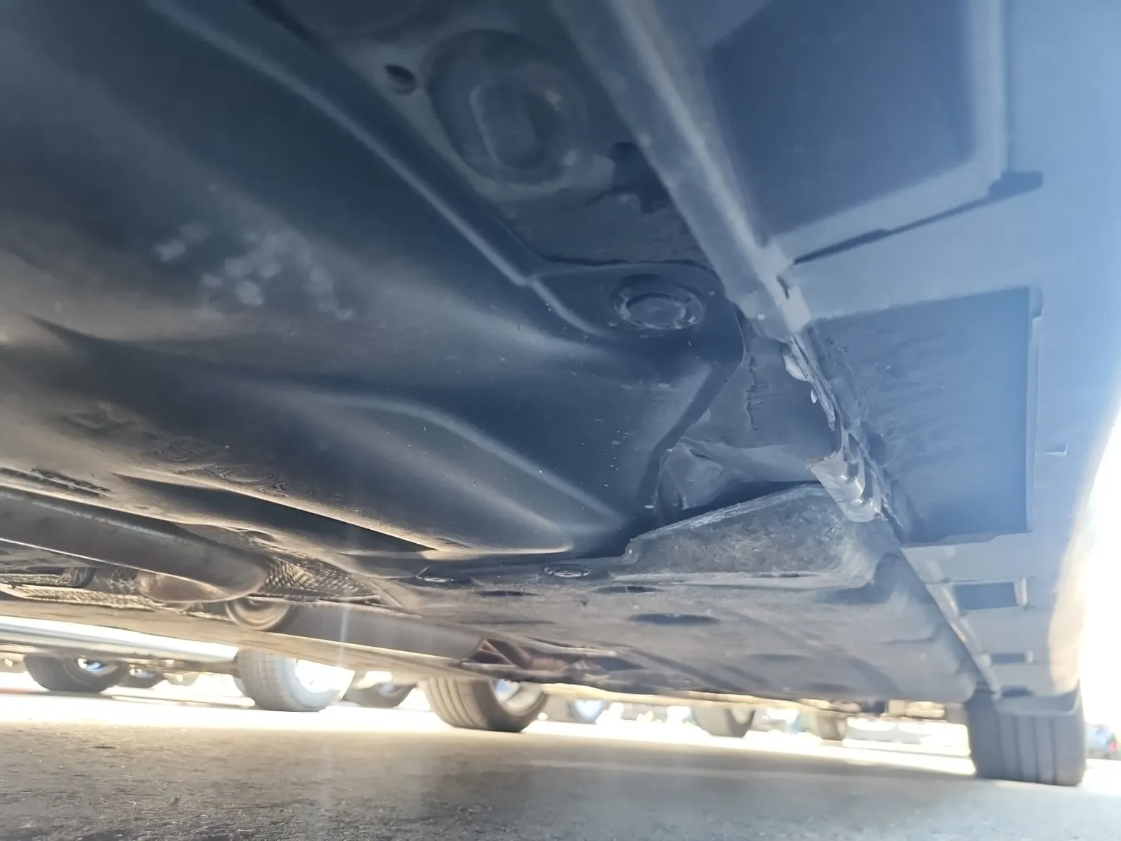 Undercarriage - Passenger Photo