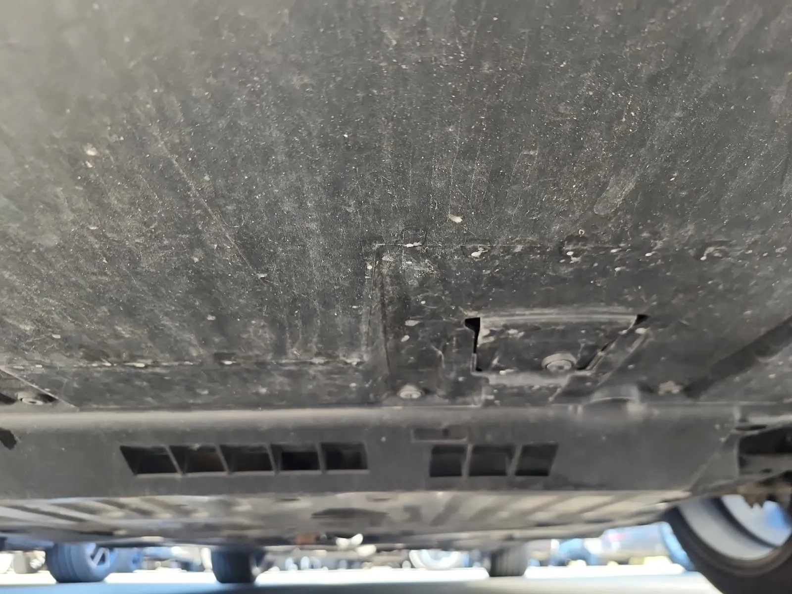 Undercarriage - Front Photo
