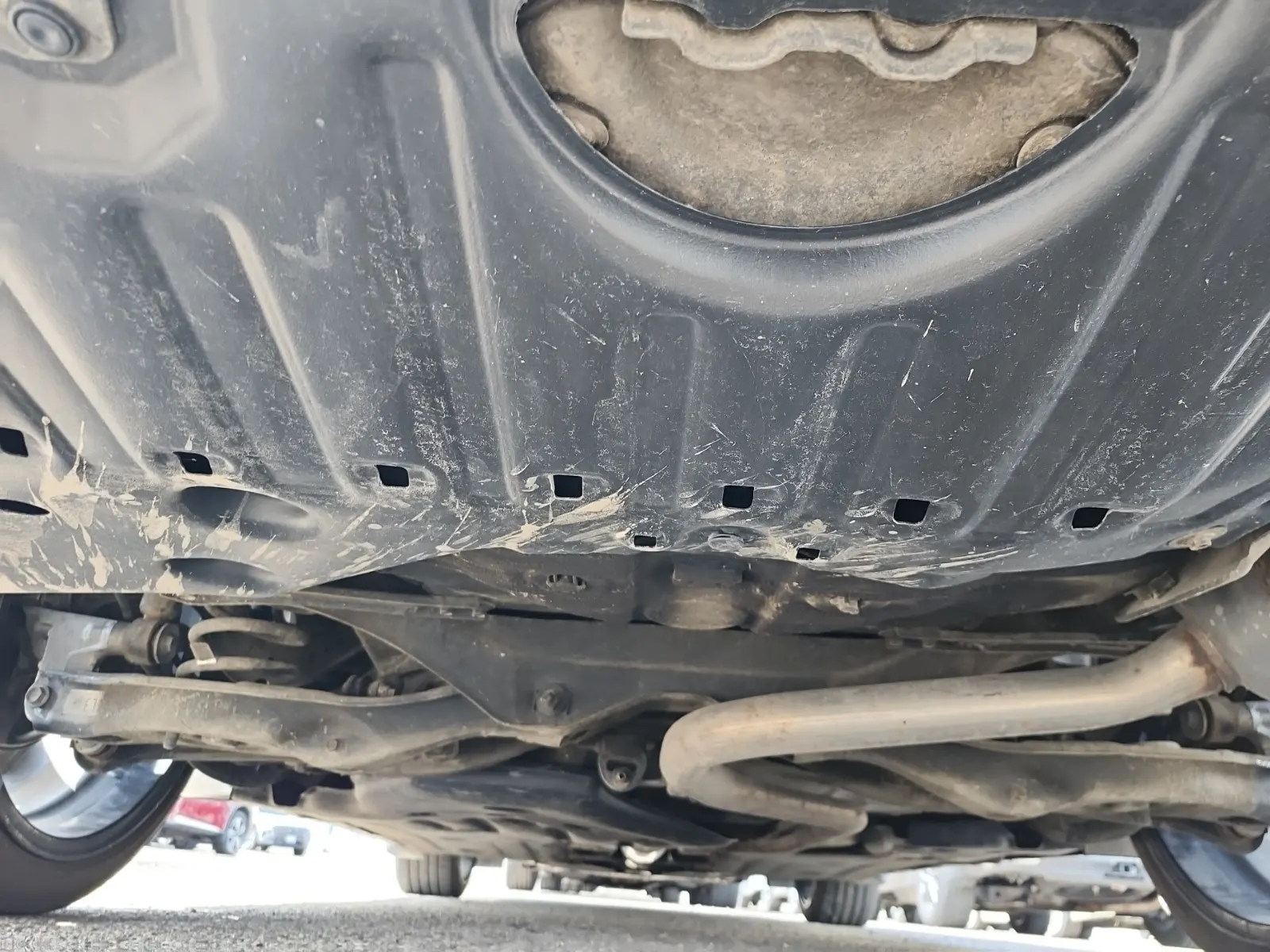 Undercarriage - Rear Photo