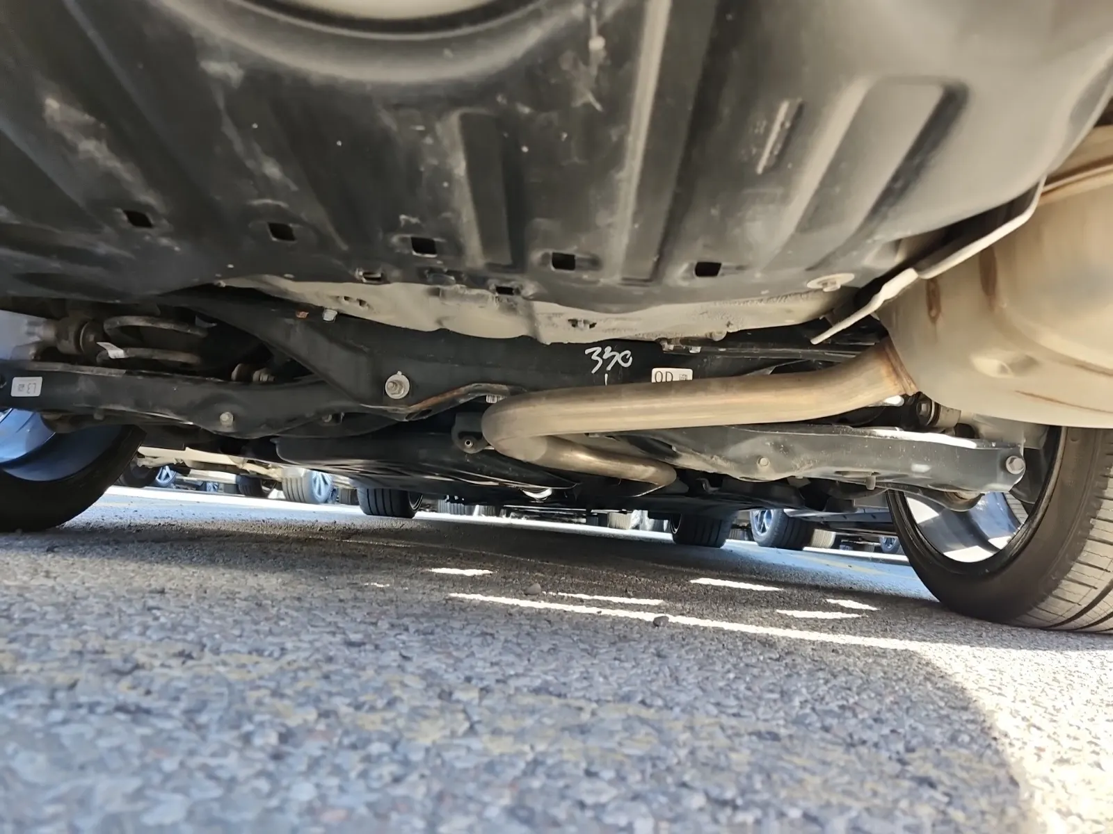 Undercarriage - Rear Photo