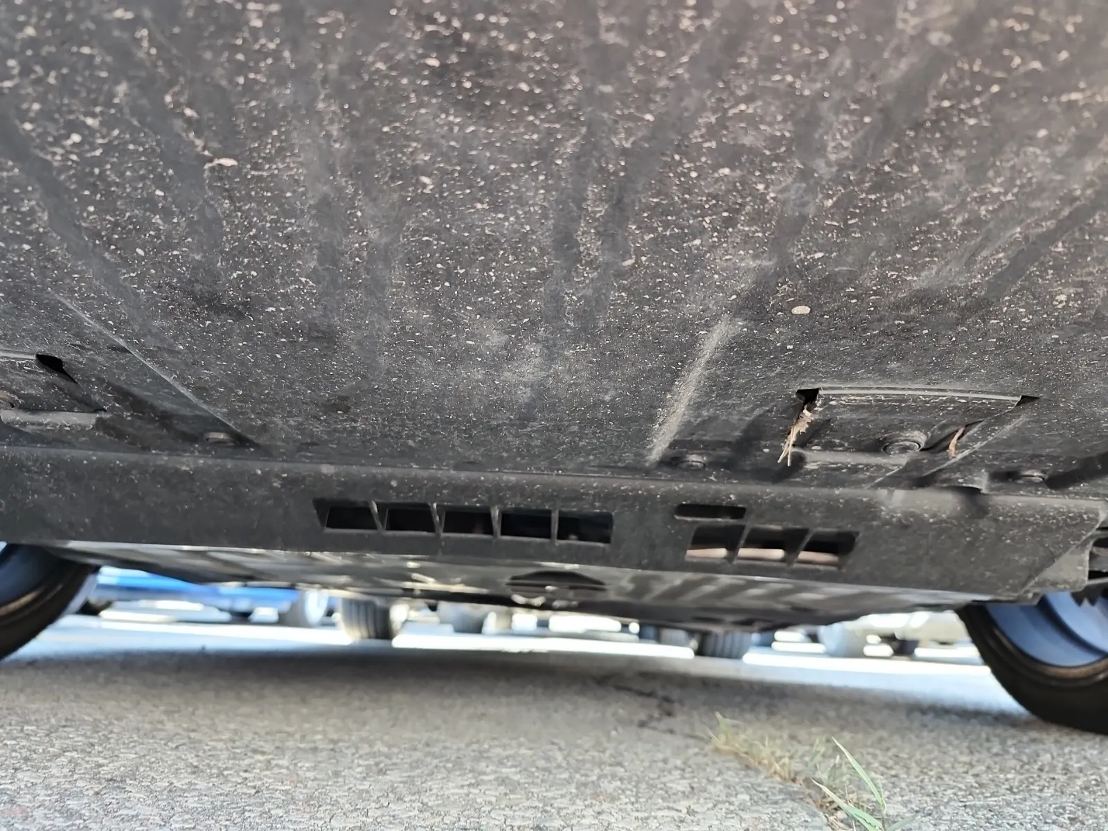 Undercarriage - Front Photo