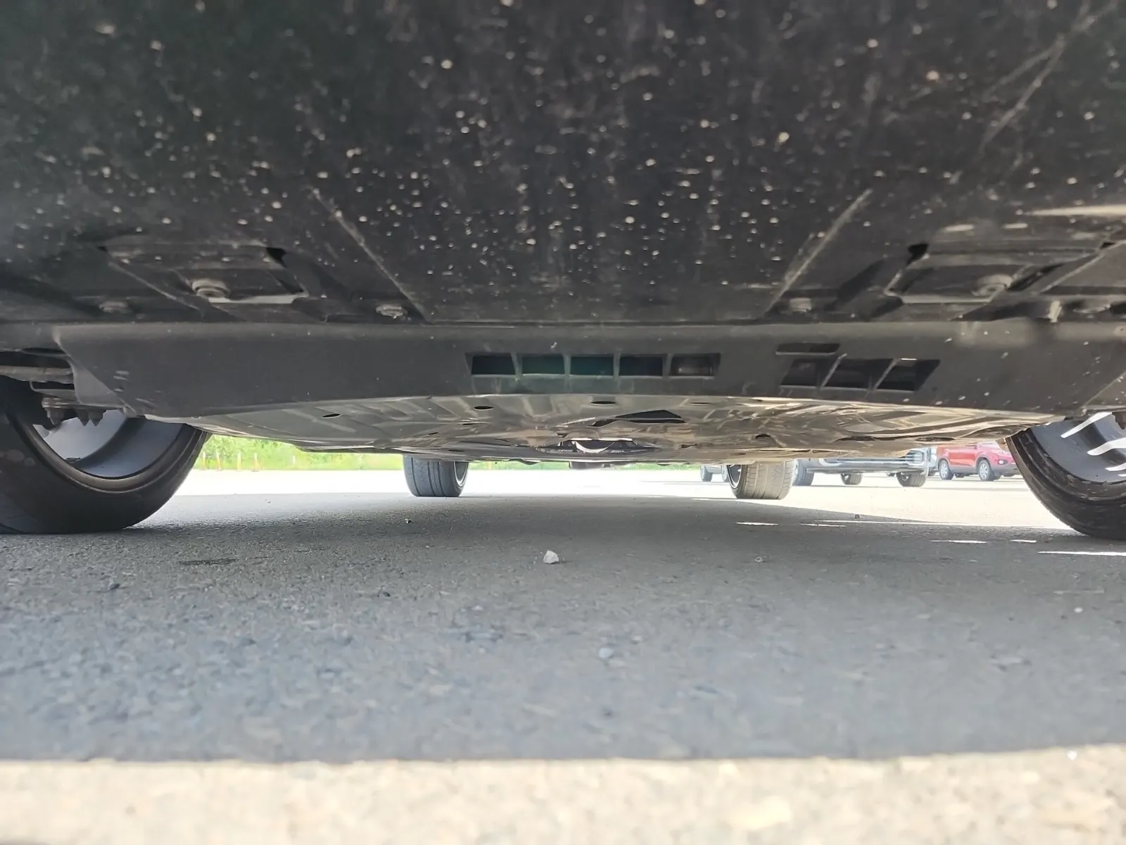 Undercarriage - Front Photo