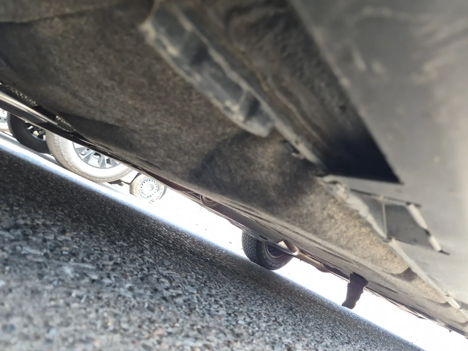 Undercarriage - Driver Photo