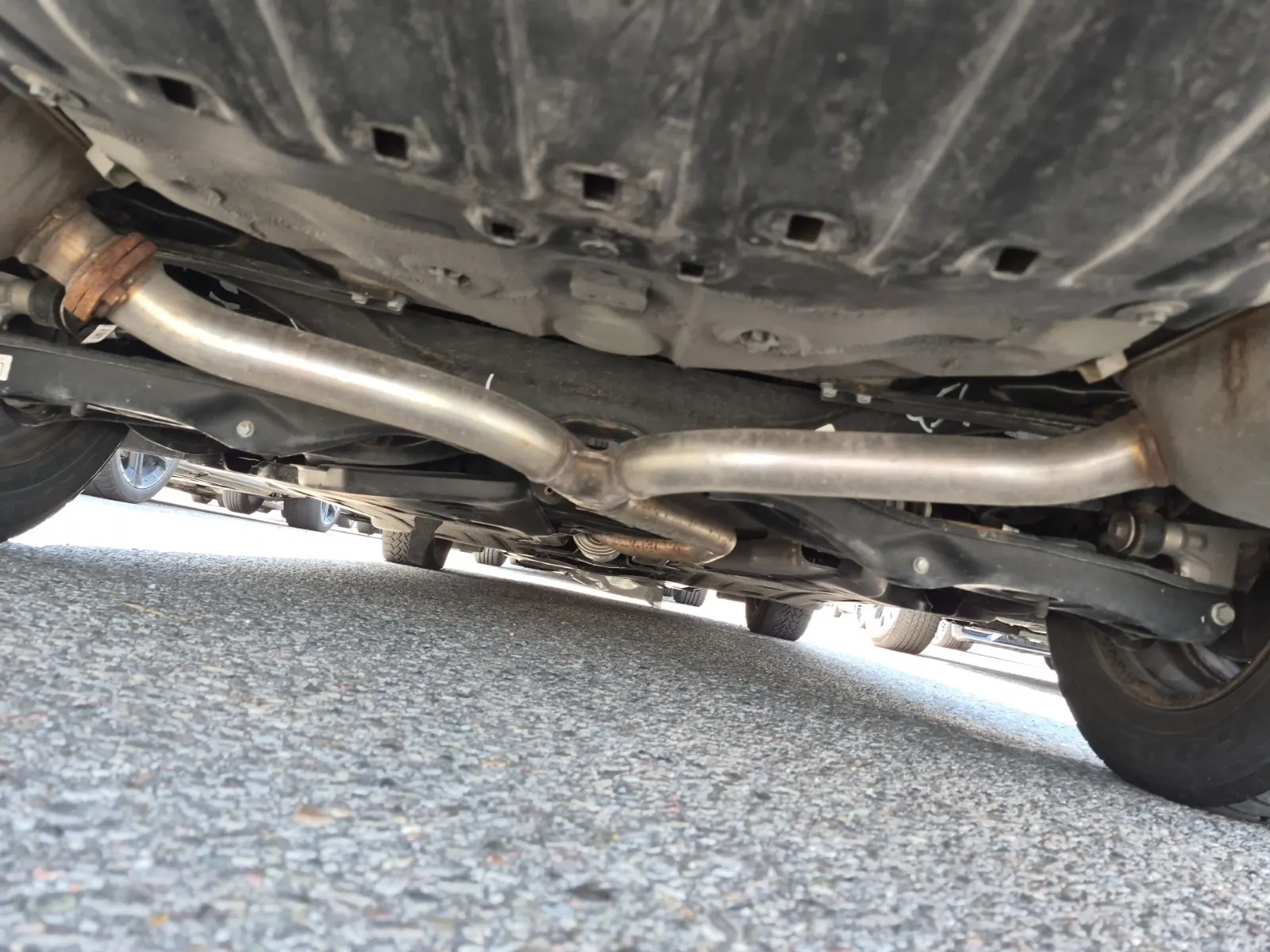 Undercarriage - Rear Photo