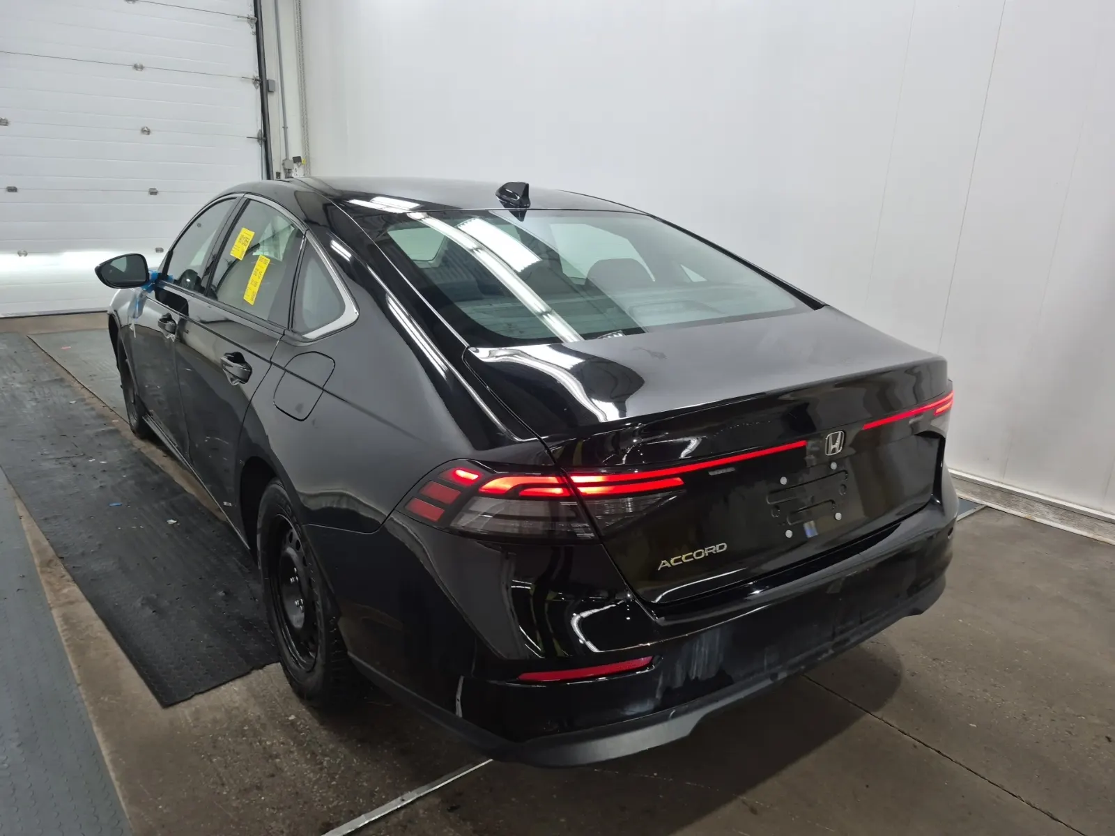 Driver Rear 3/4 Photo