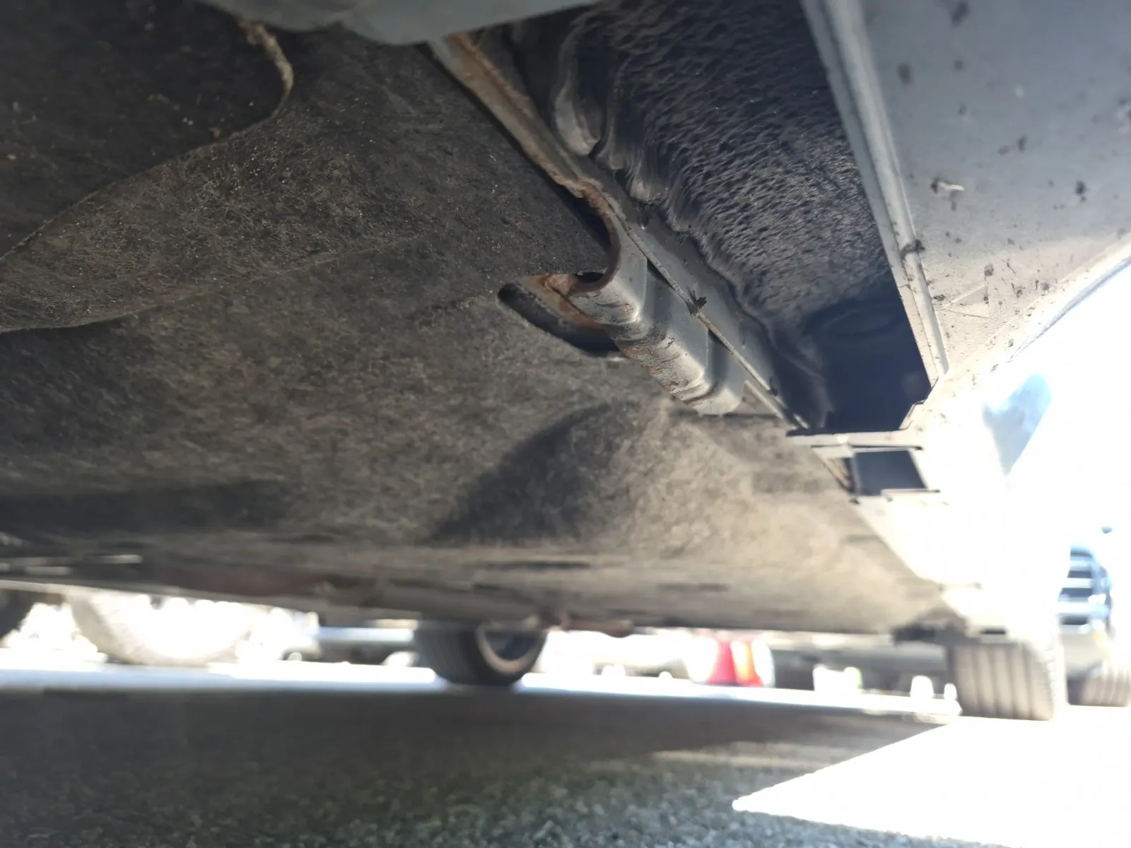 Undercarriage - Driver Photo