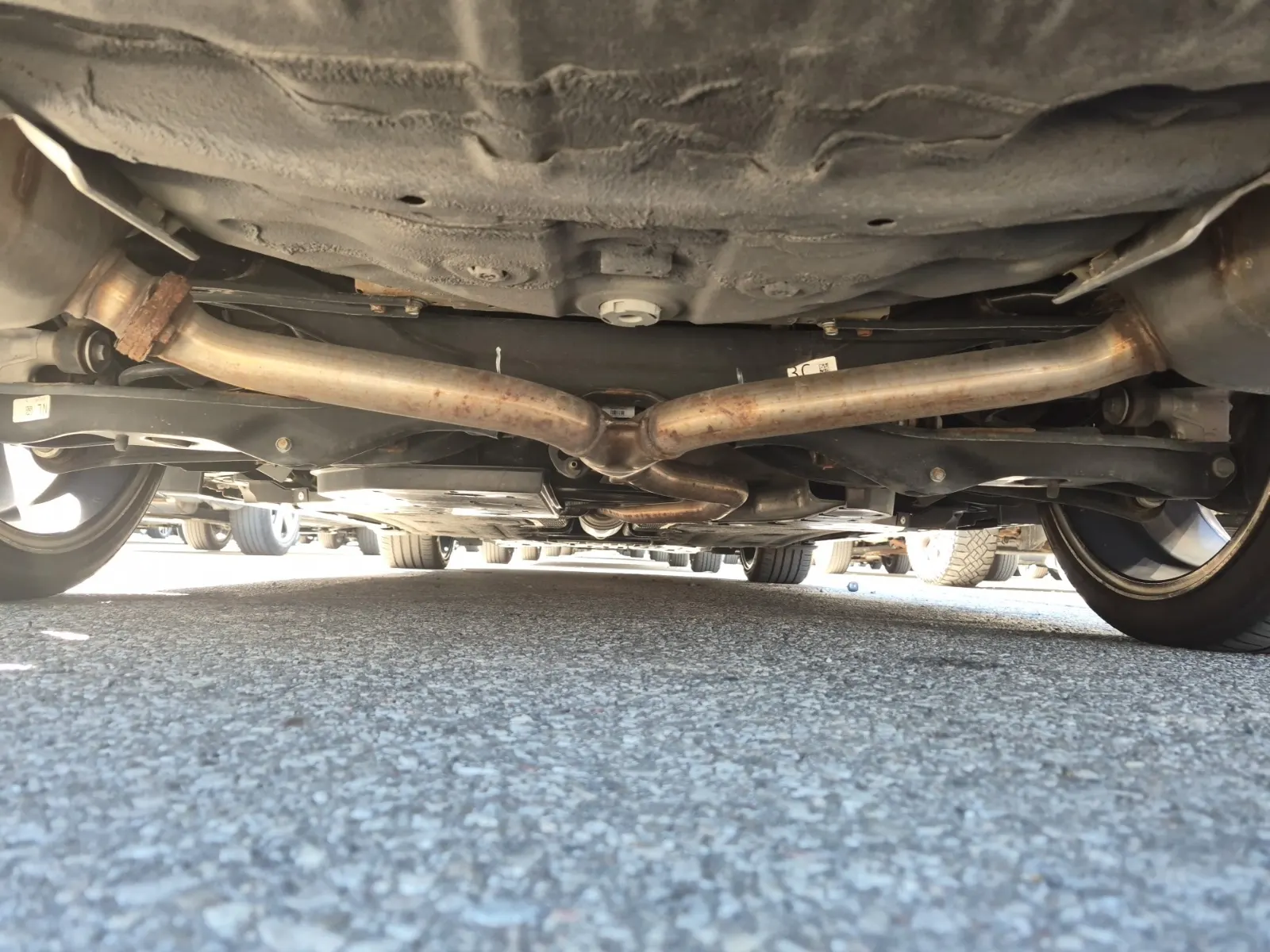 Undercarriage - Rear Photo