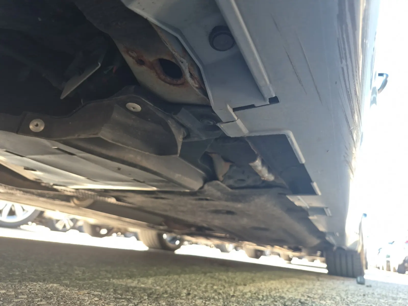 Undercarriage - Passenger Photo