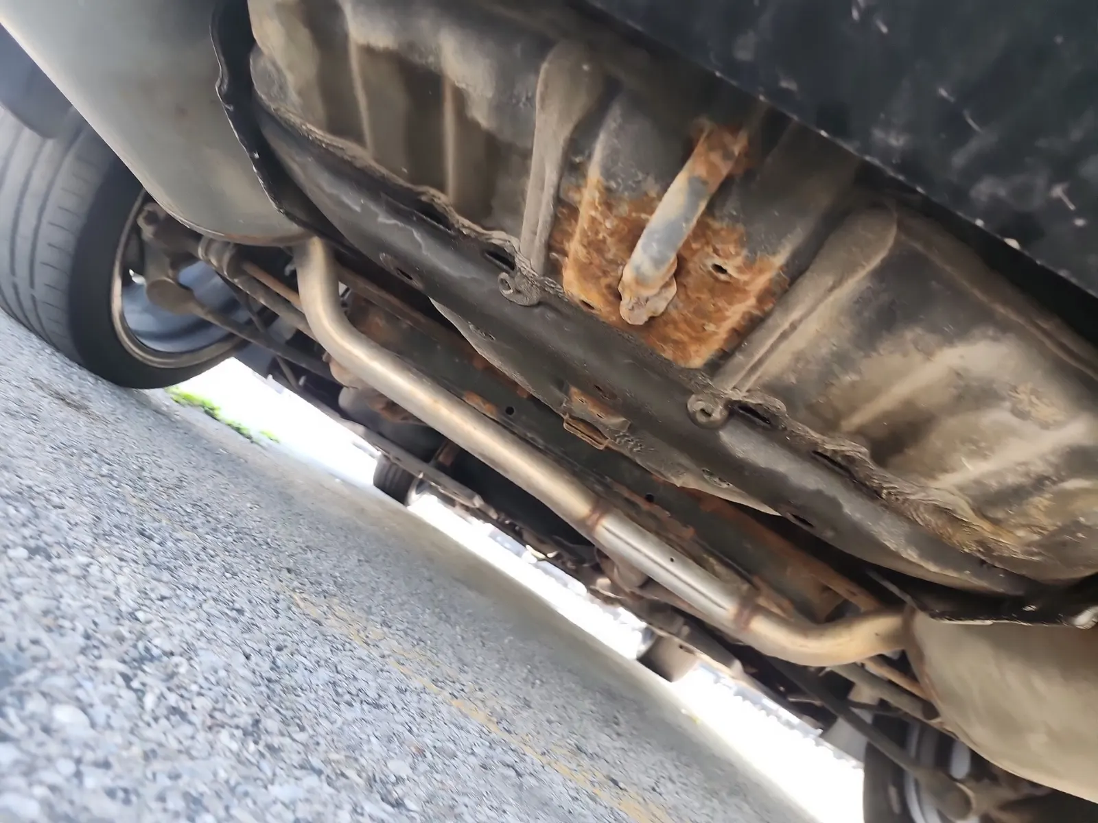 Undercarriage - Rear Photo