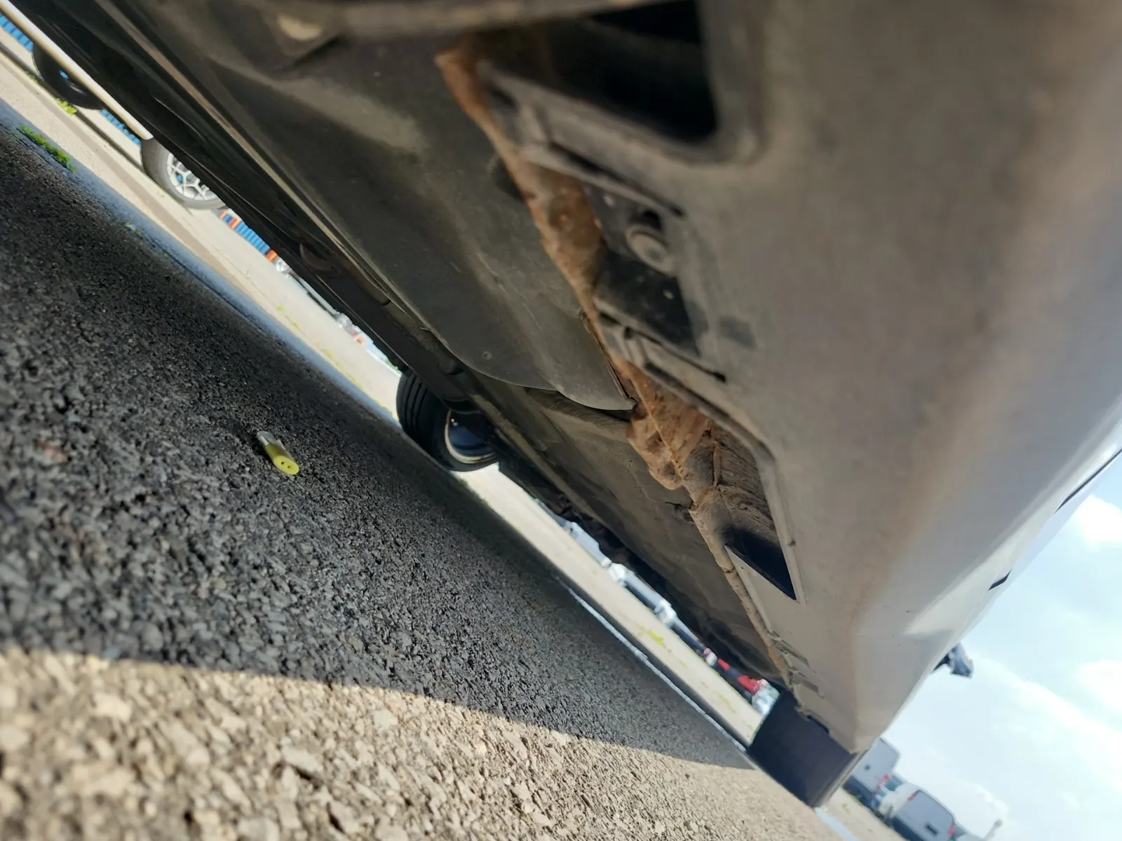 Undercarriage - Passenger Photo