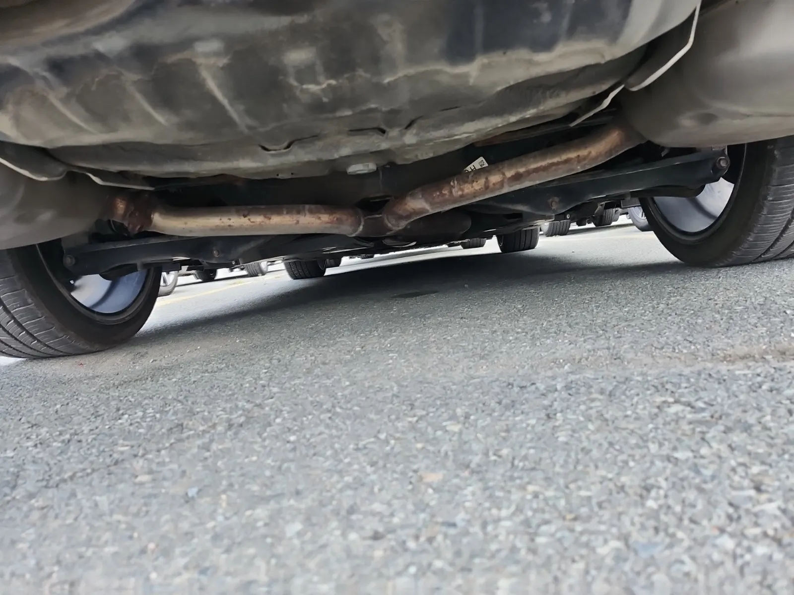 Undercarriage - Rear Photo