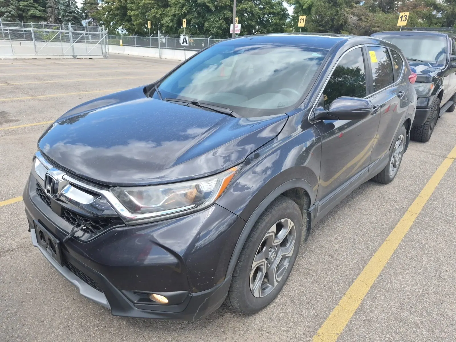Front driver 3/4 photo