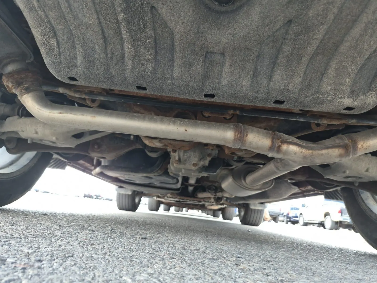Undercarriage - Rear Photo