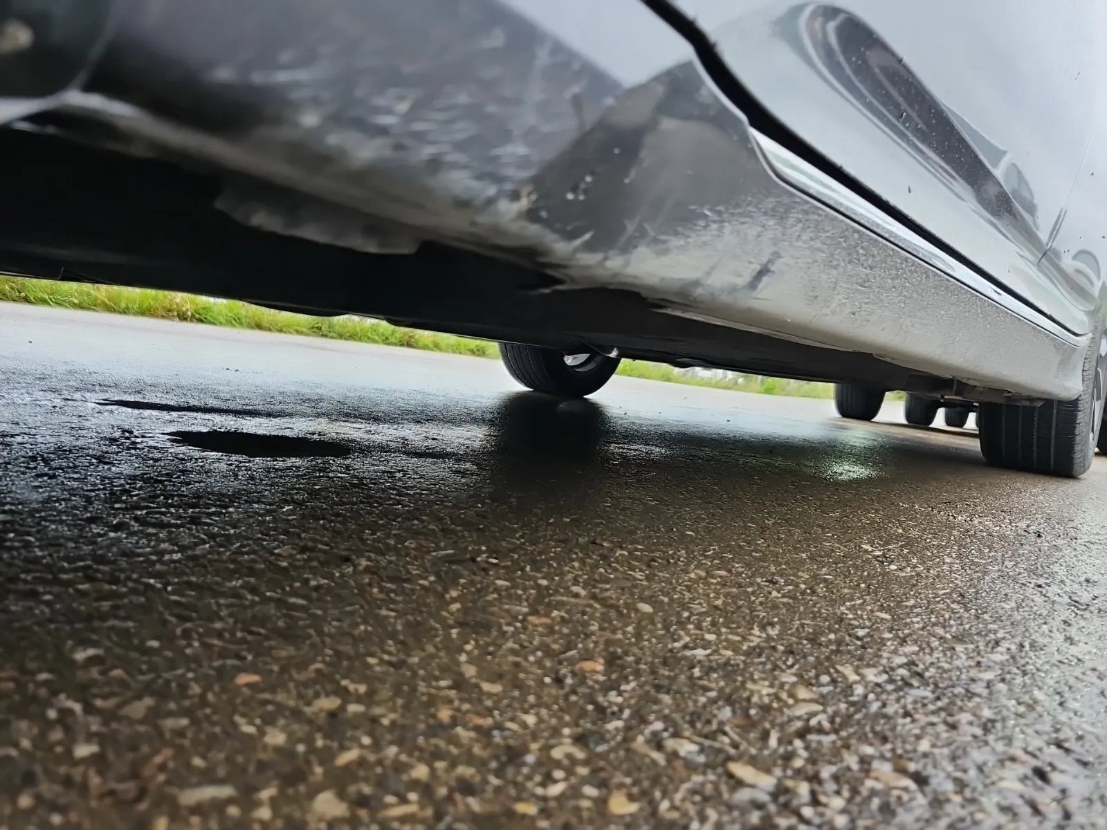 Undercarriage - Driver Photo