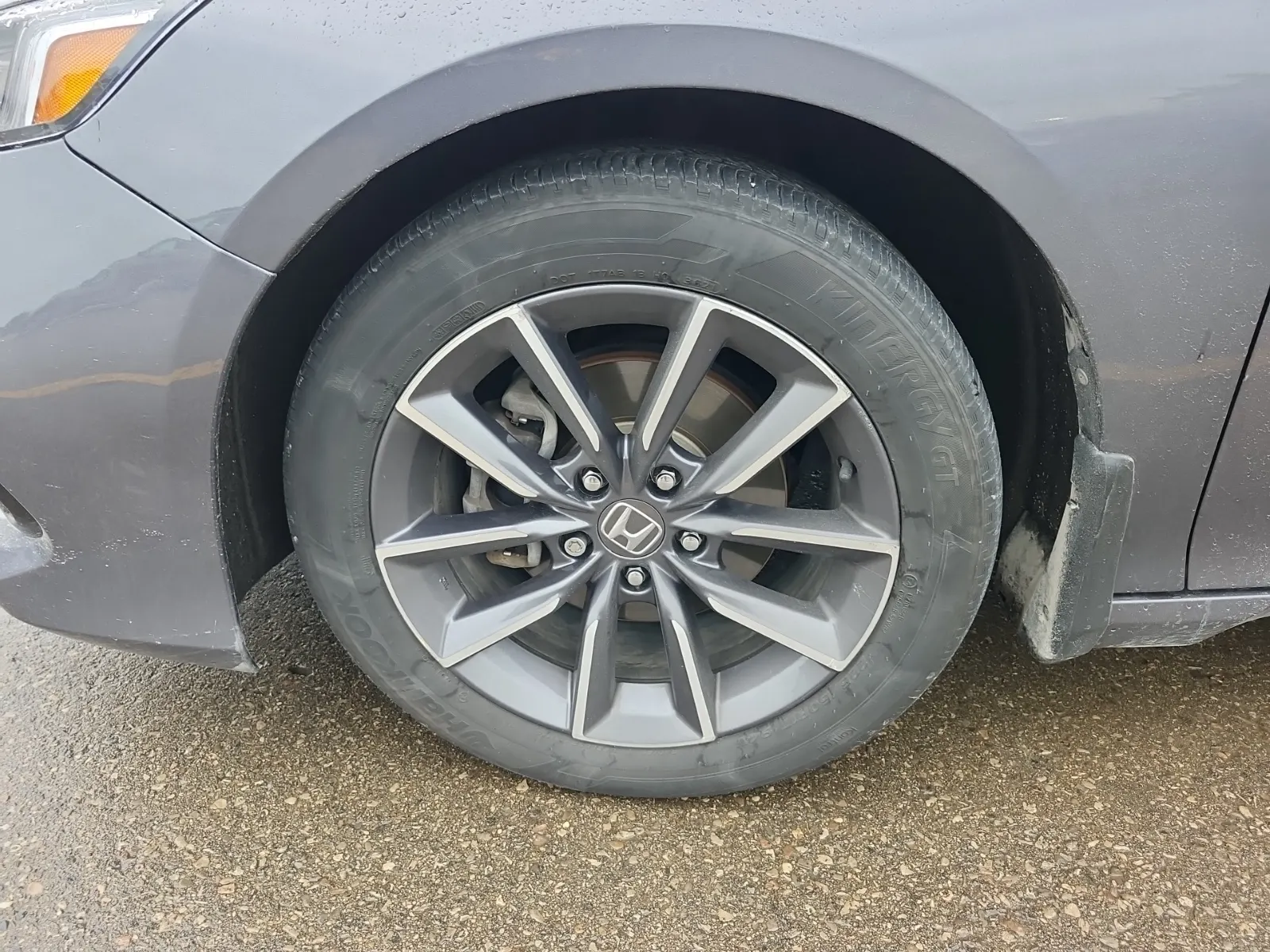 Front driver wheel/tire photo