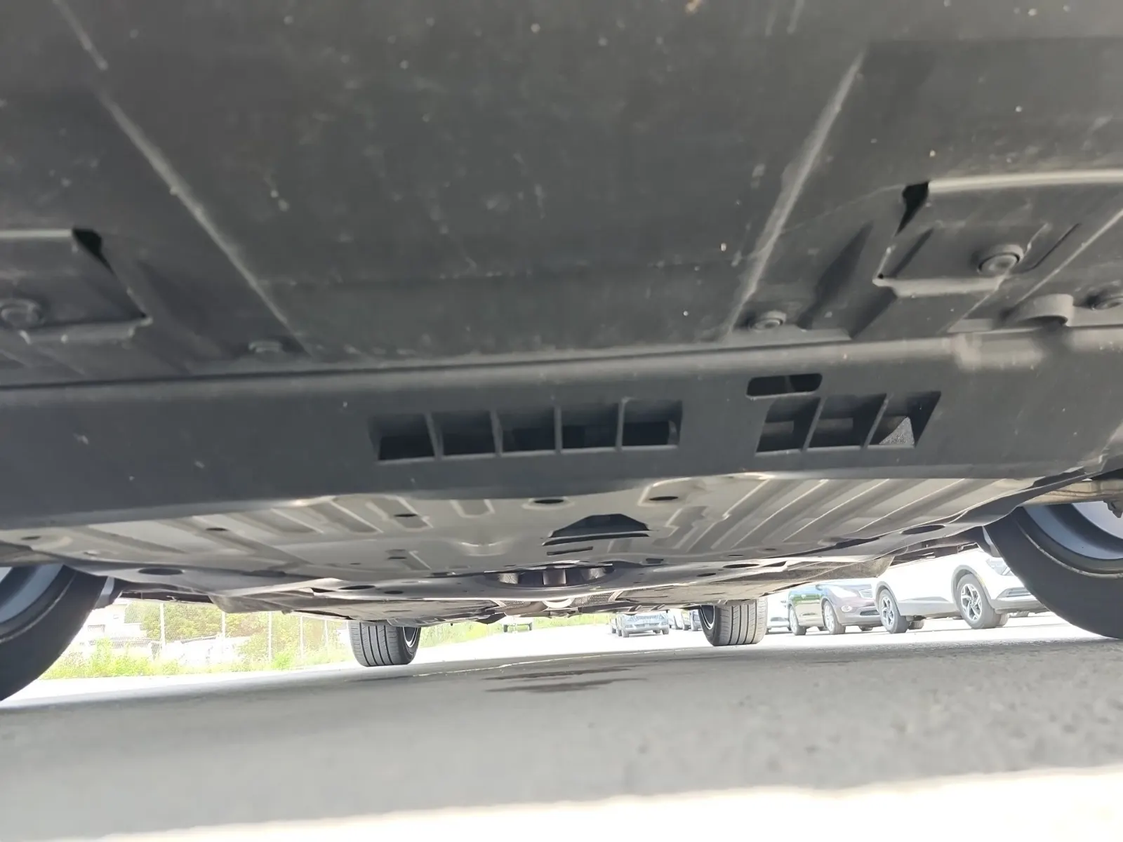 Undercarriage - Front Photo