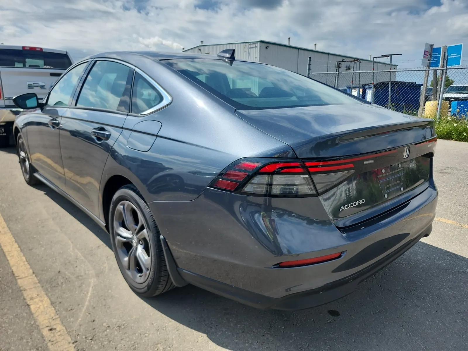 Driver Rear 3/4 Photo