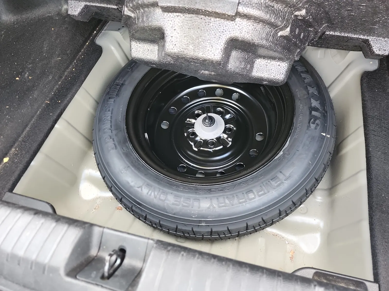 Spare Tire & Wheel Photo