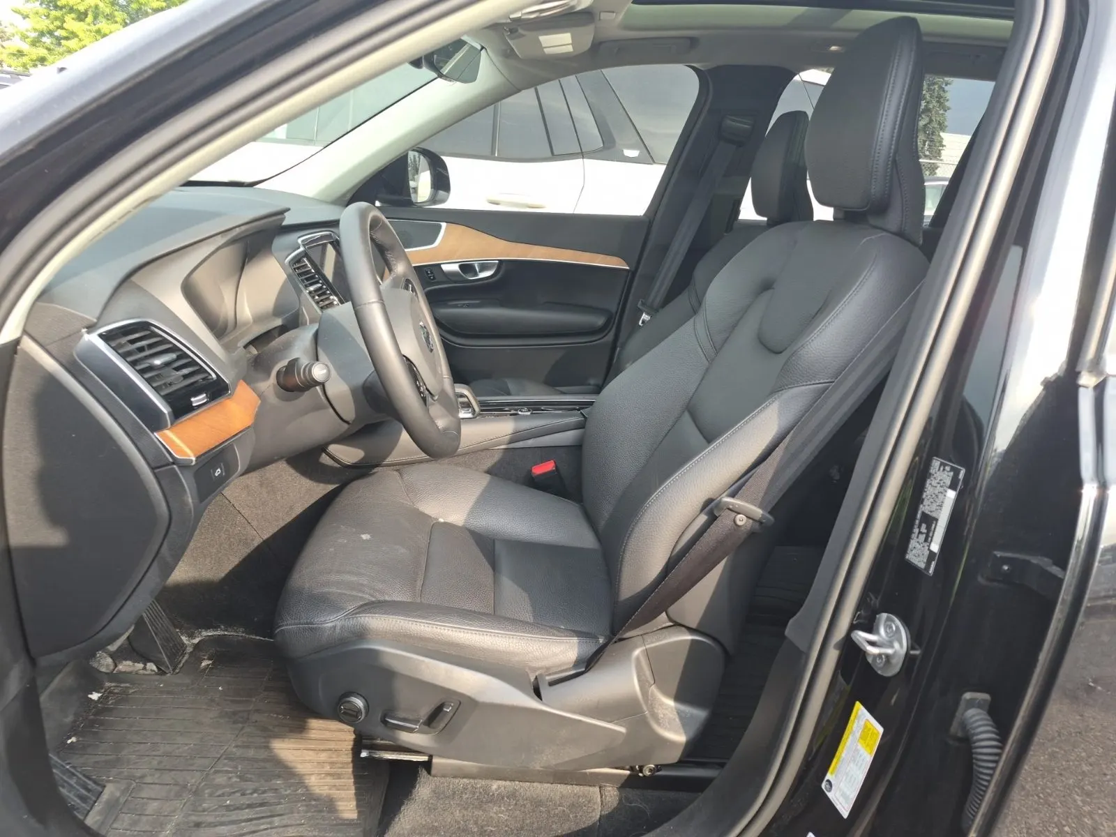 Front Interior Photo