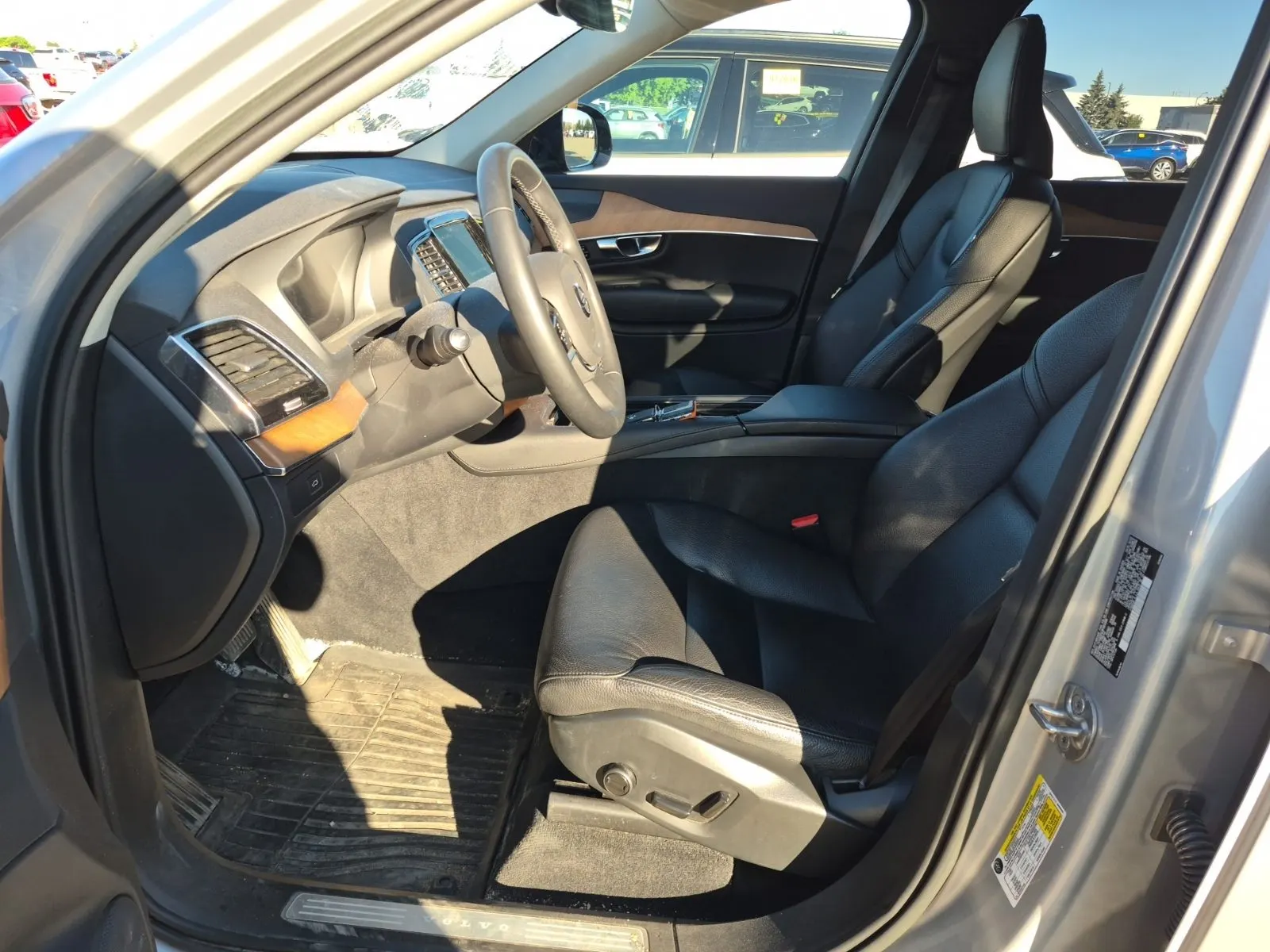 Front Interior Photo
