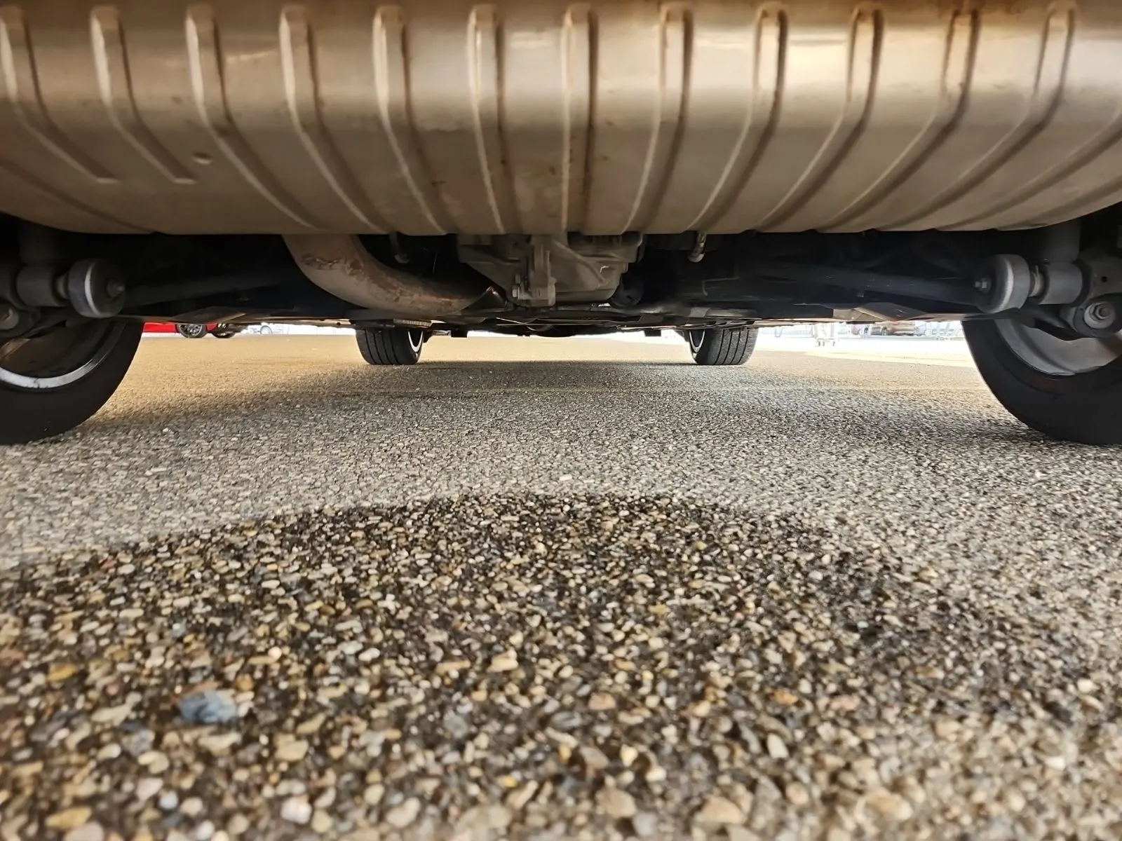 Undercarriage - Rear Photo