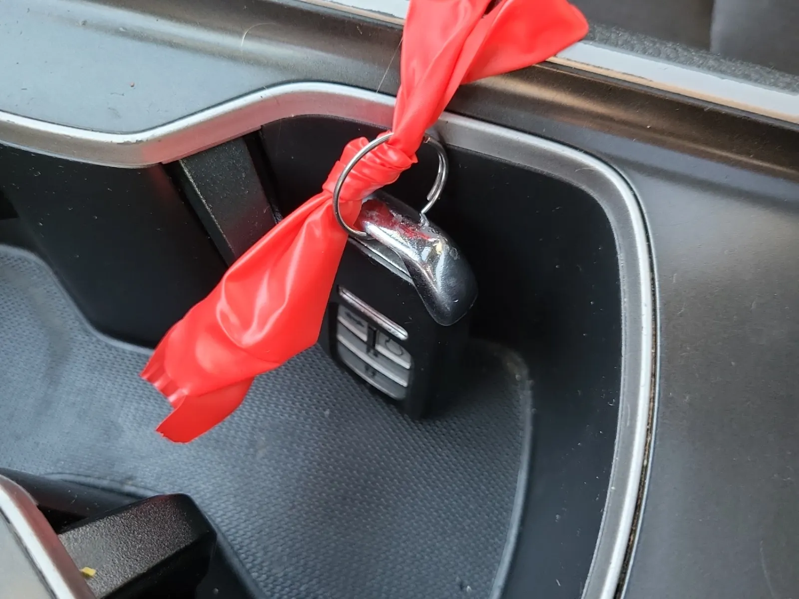 Keys/Fobs/Manual Photo