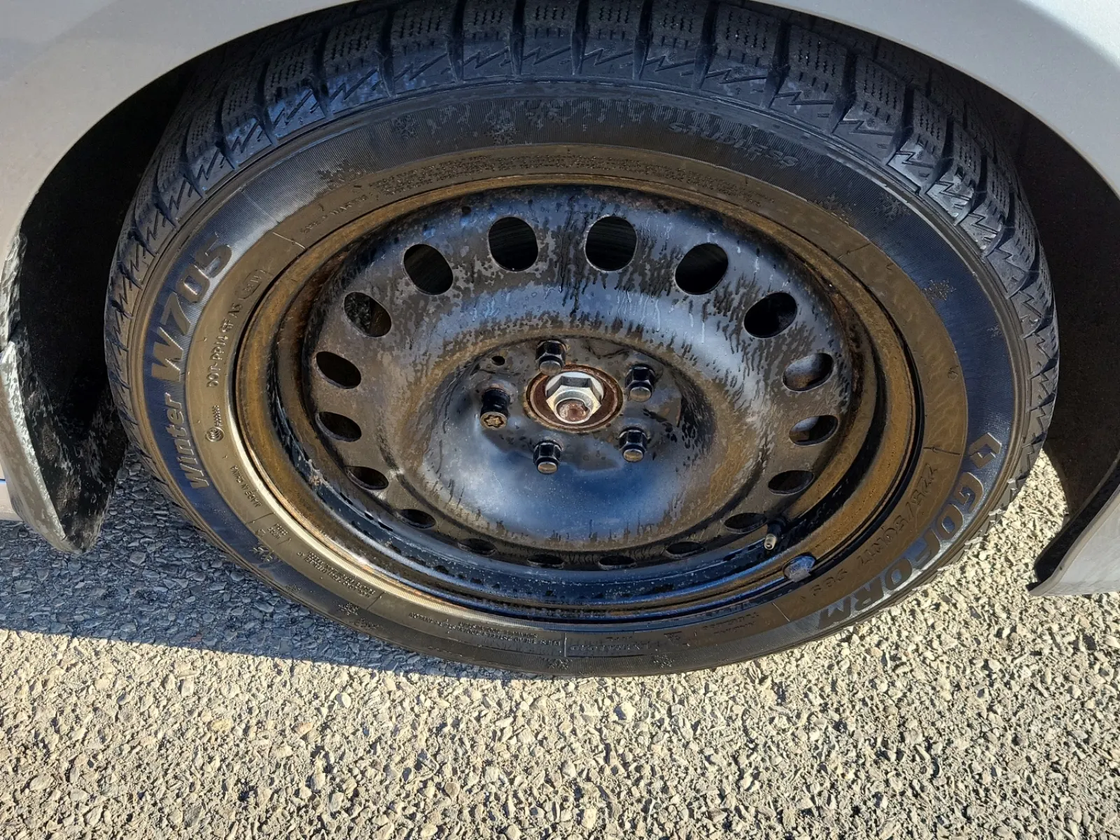 Right Front Wheel/Tire Photo