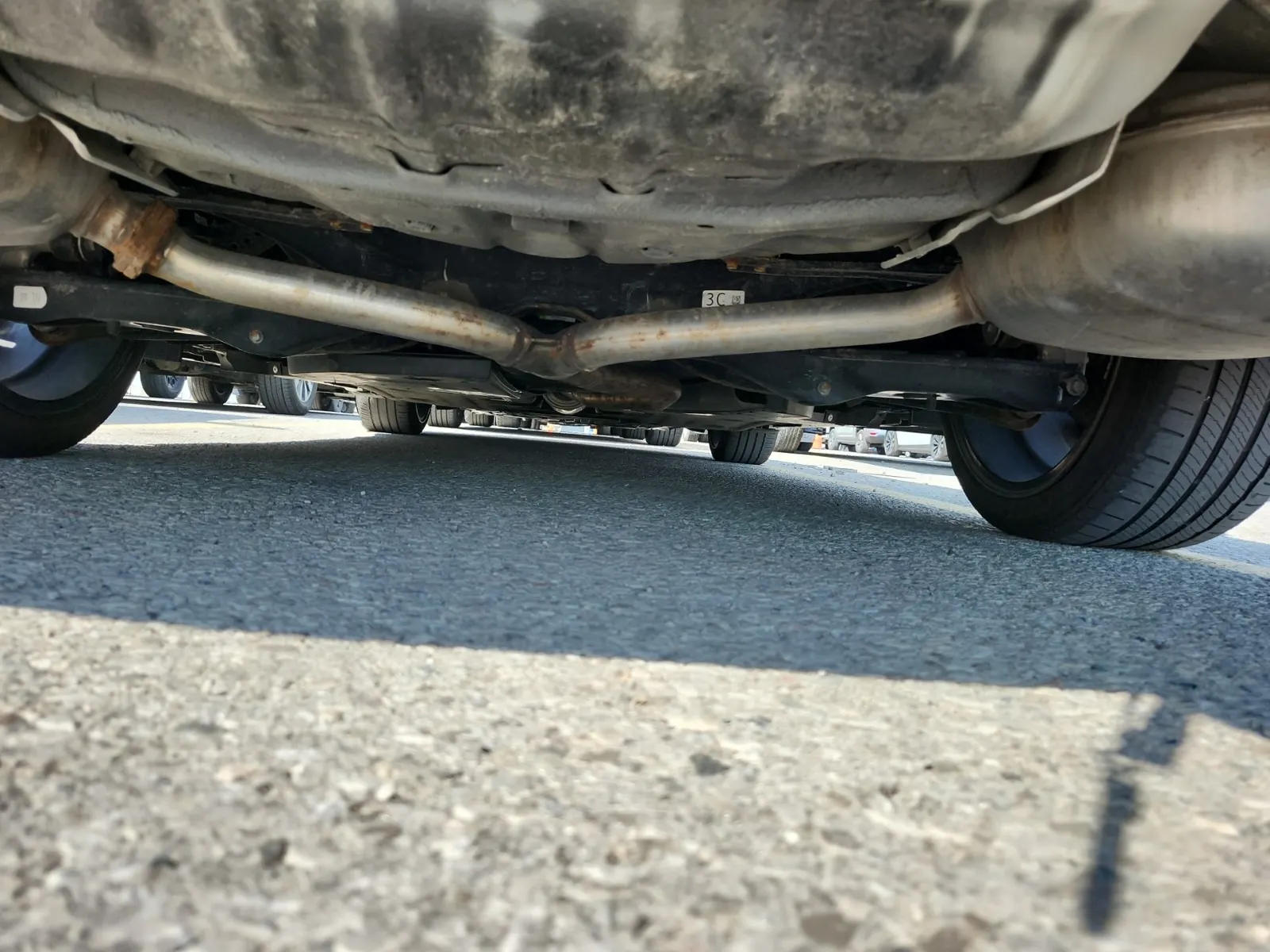 Undercarriage - Rear Photo
