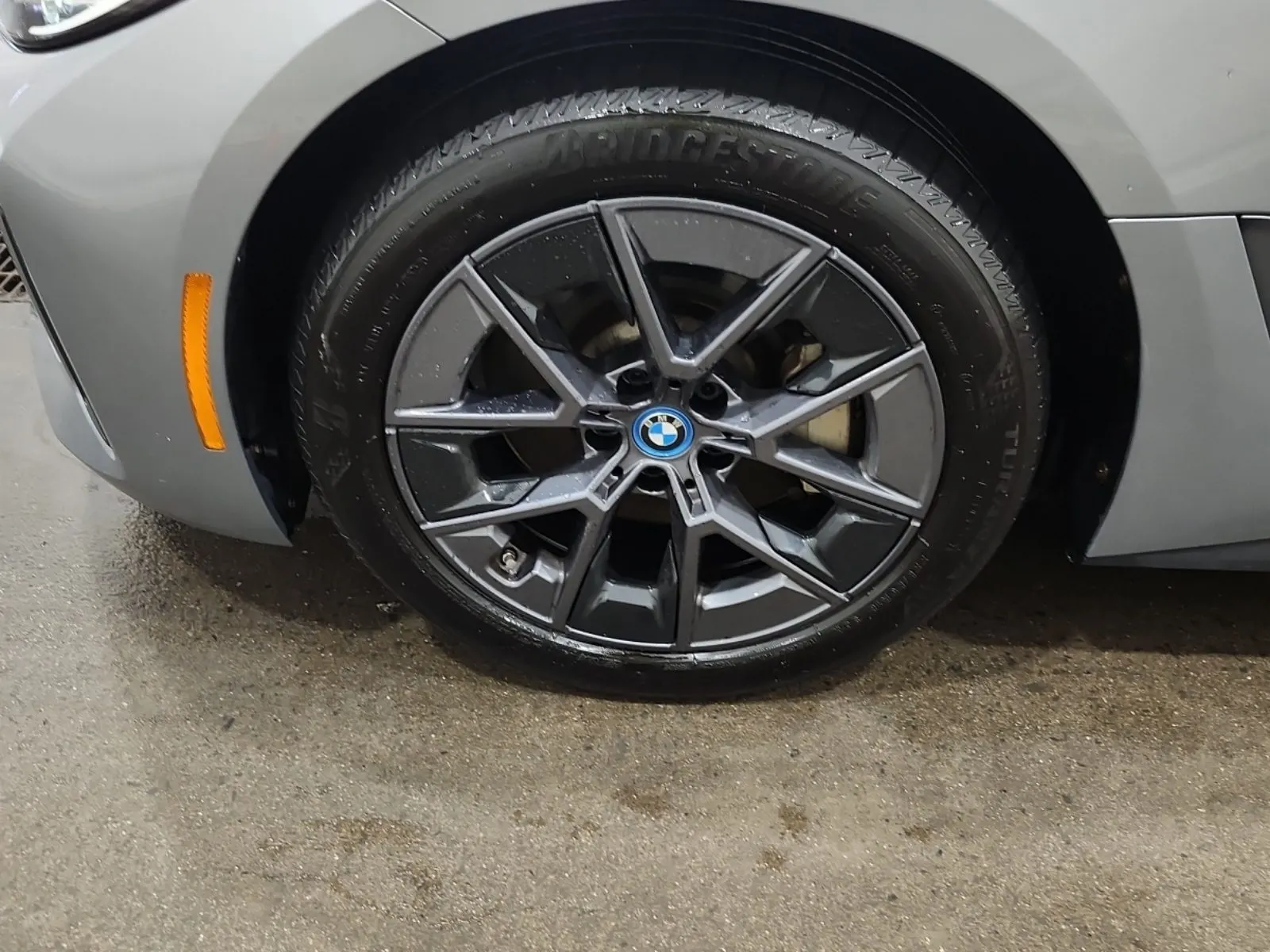 Front driver wheel/tire photo
