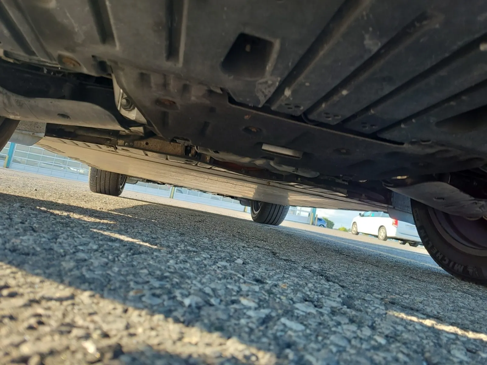 Undercarriage - Rear Photo