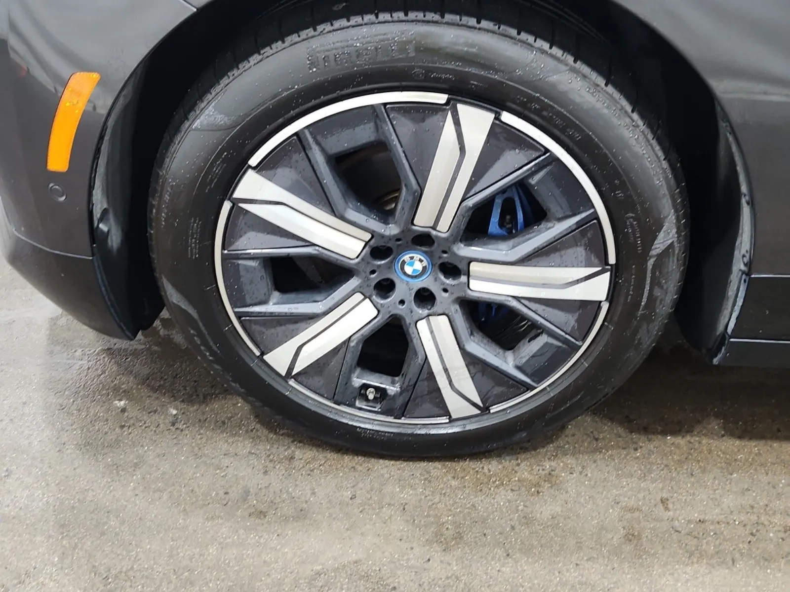 Front driver wheel/tire photo