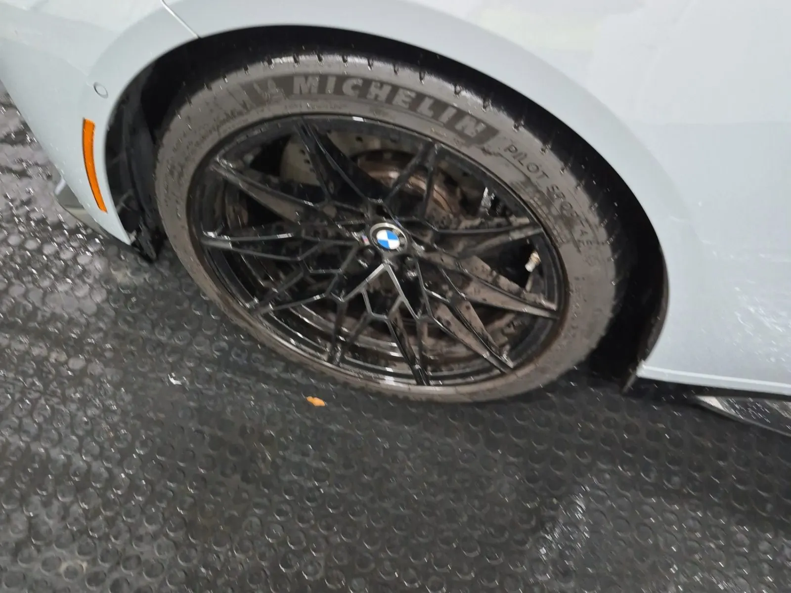 Front driver wheel/tire photo