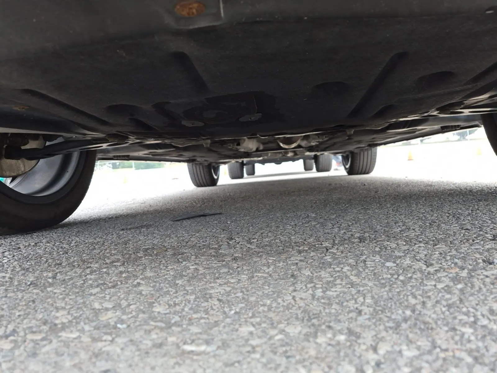 Undercarriage - Front Photo