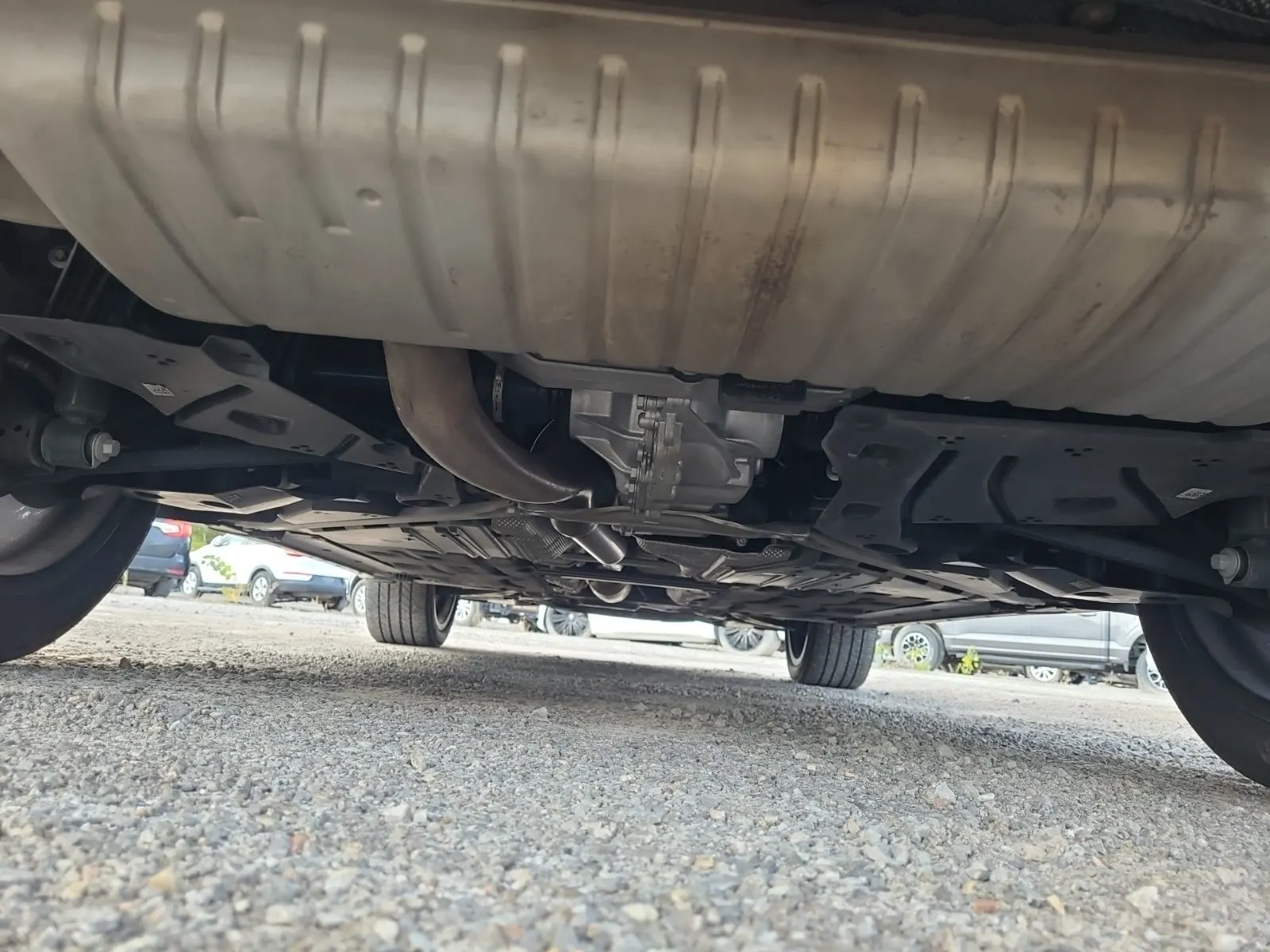 Undercarriage - Rear Photo