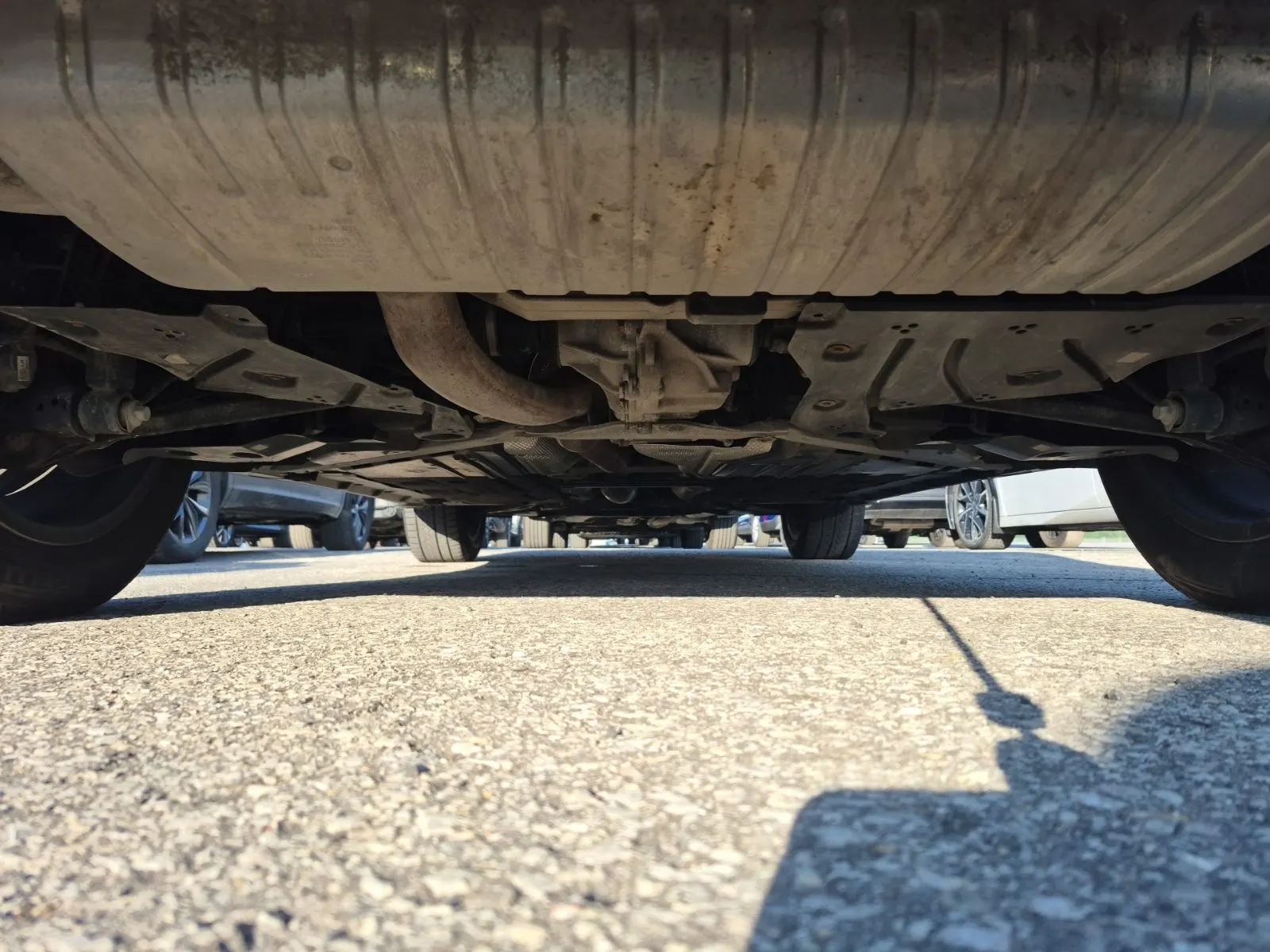 Undercarriage - Rear Photo