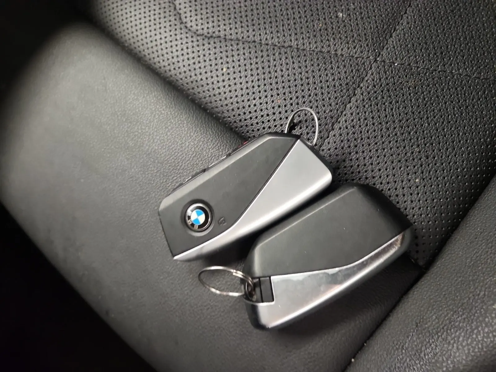 Keys/Fobs/Manual Photo
