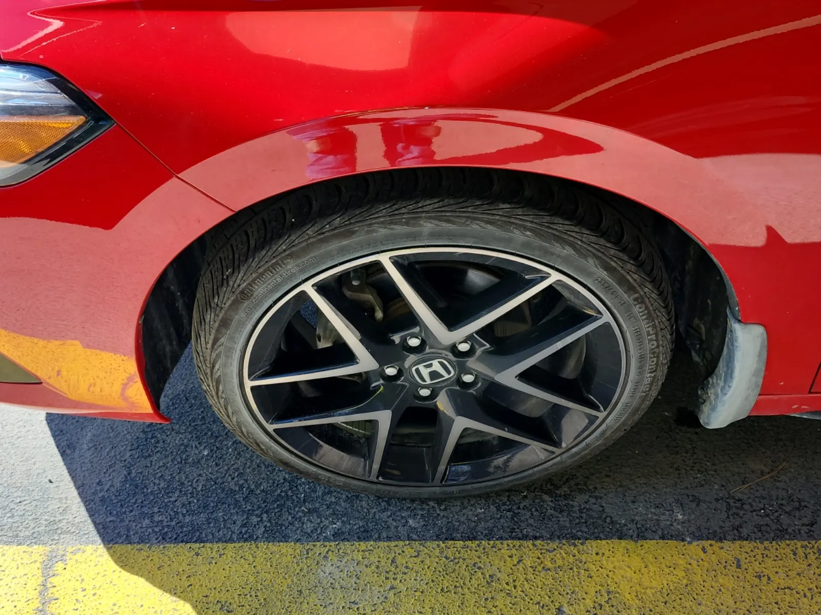 Front driver wheel/tire photo