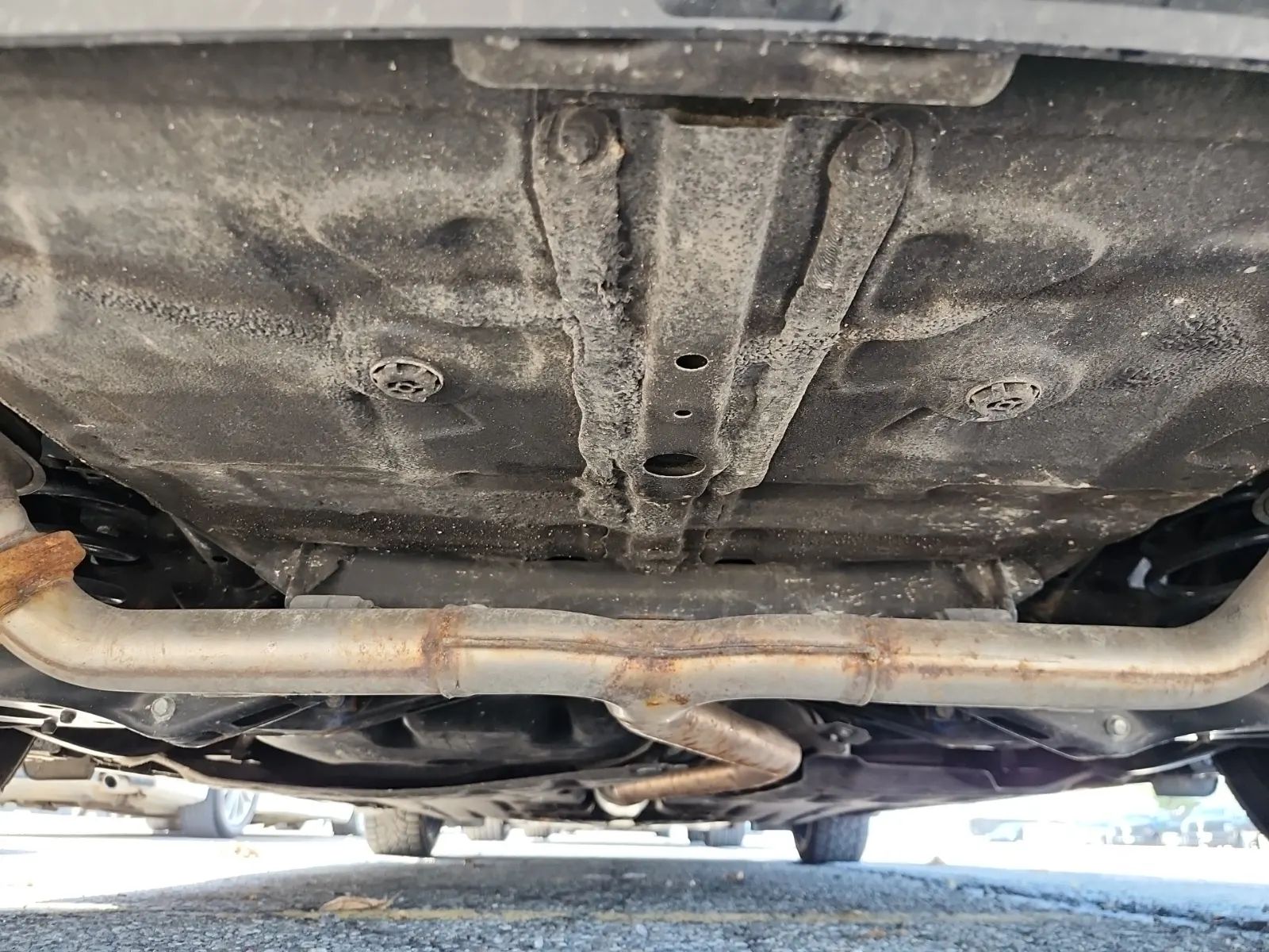 Undercarriage - Rear Photo