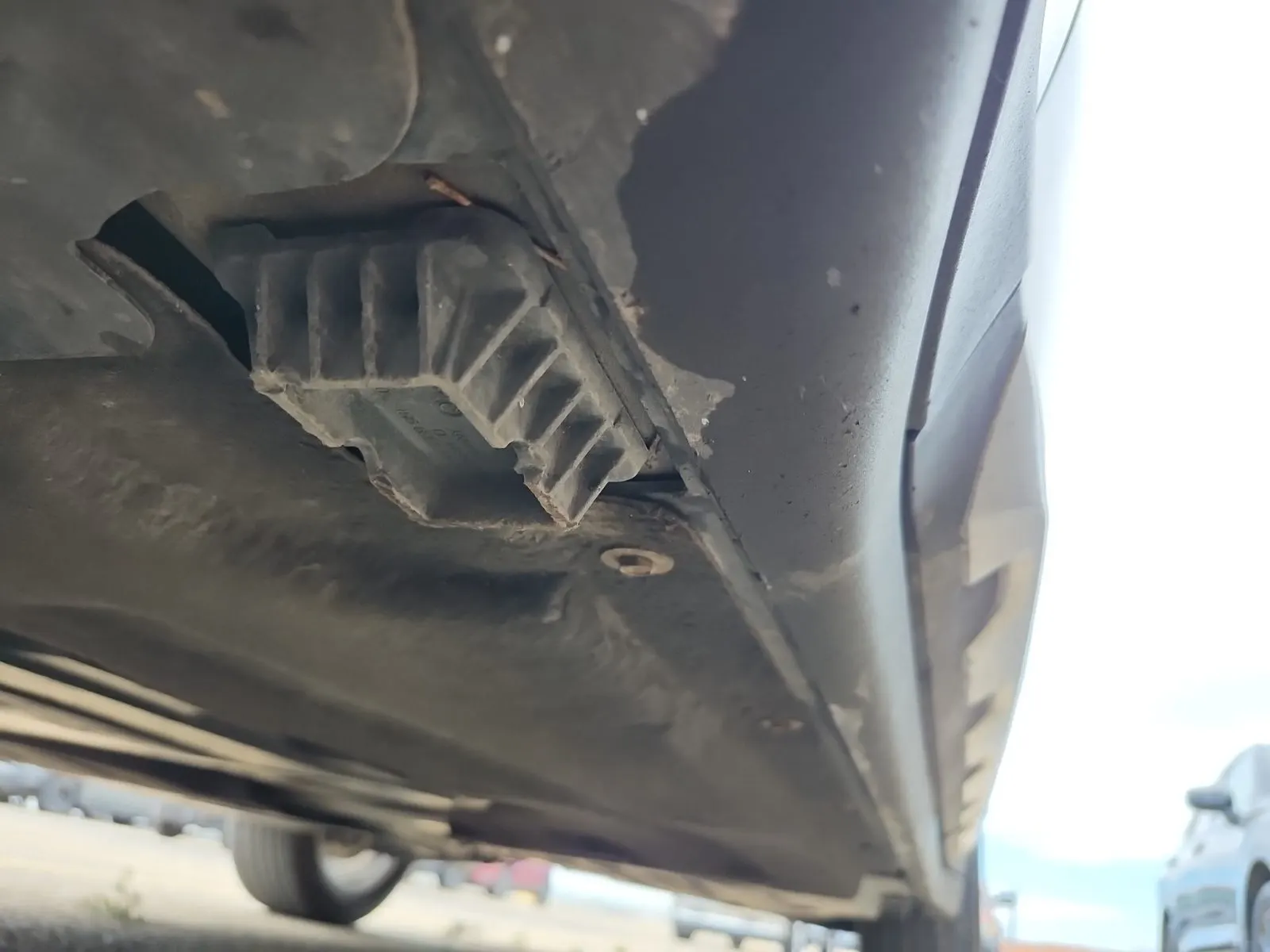 Undercarriage - Driver Photo