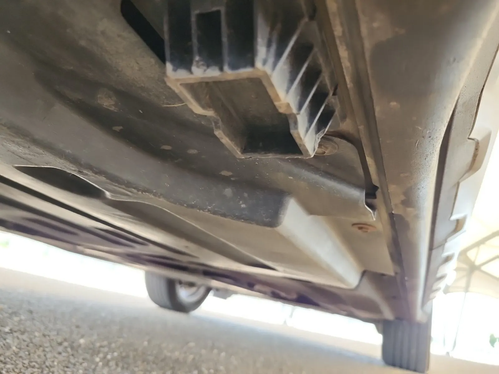 Undercarriage - Passenger Photo