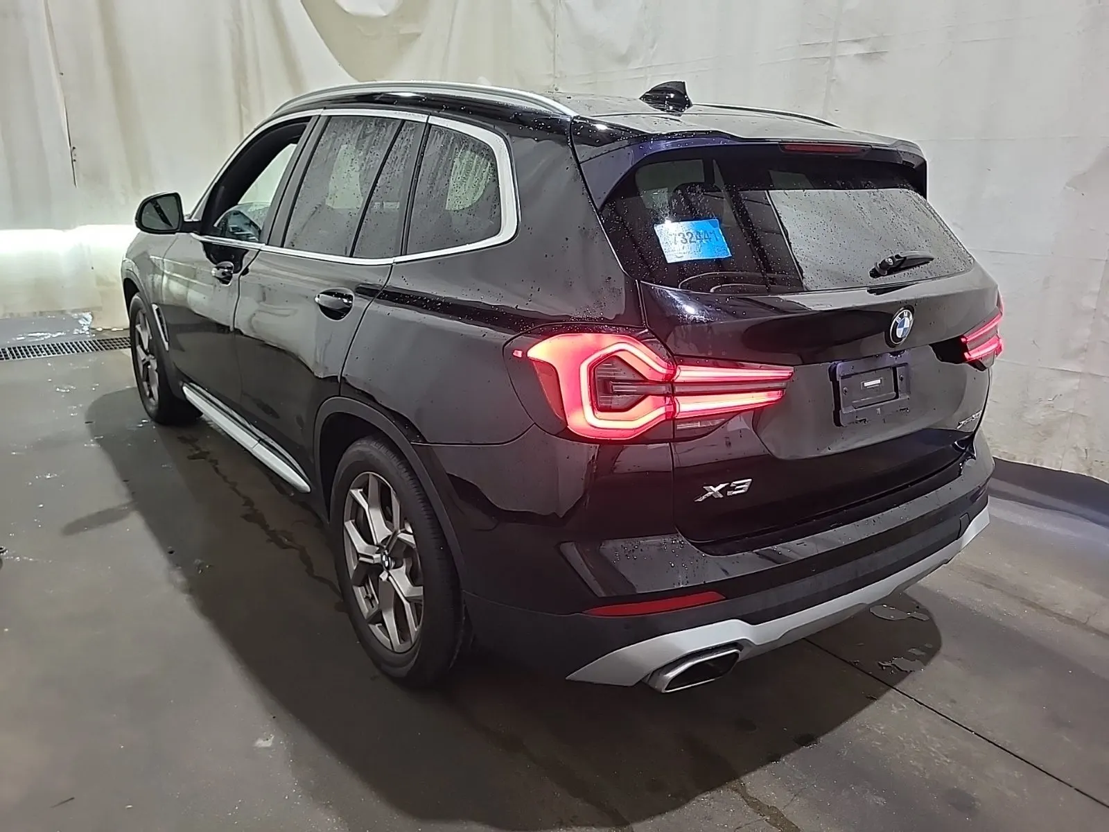 Driver Rear 3/4 Photo