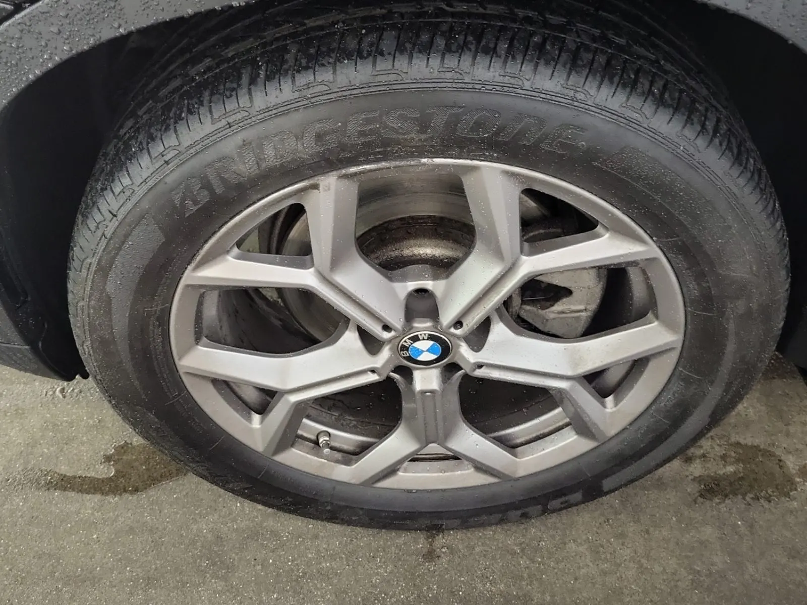 Front driver wheel/tire photo