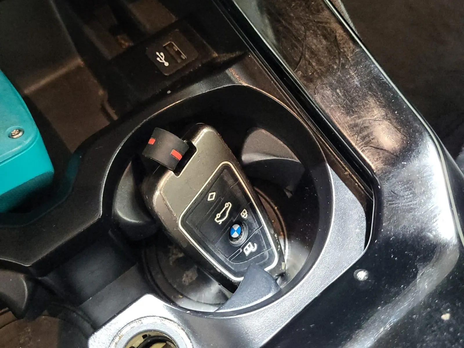 Keys/Fobs/Manual Photo
