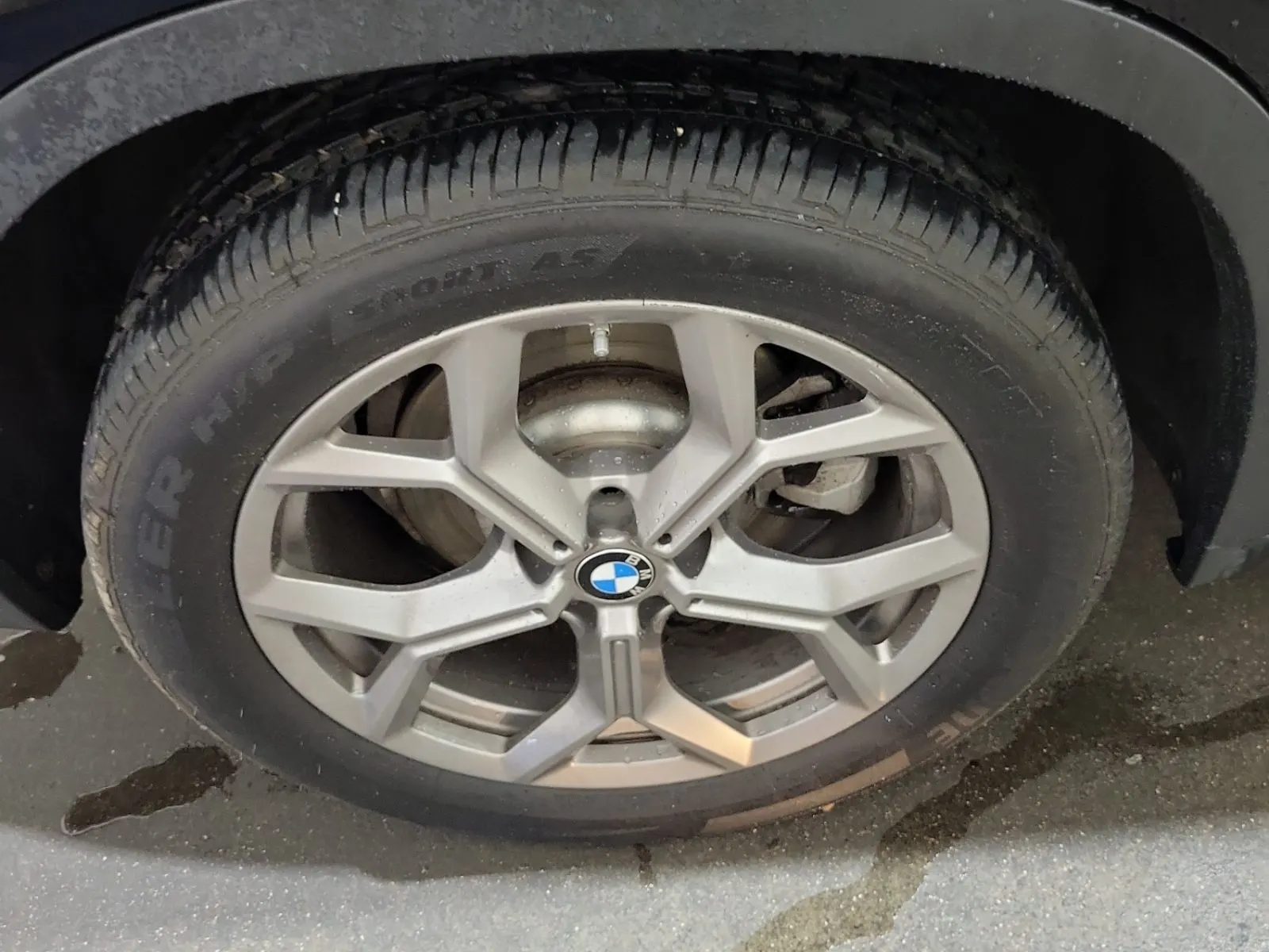 Right Rear Wheel/Tire Photo
