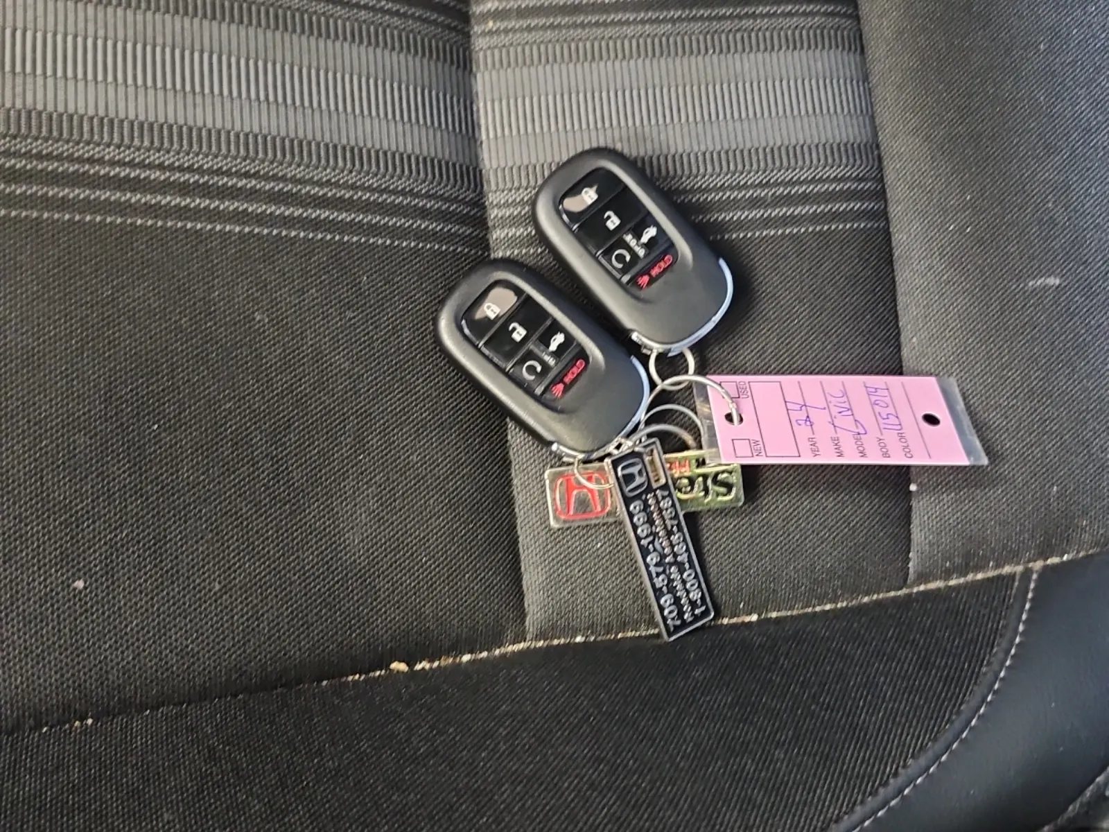 Keys/Fobs/Manual Photo