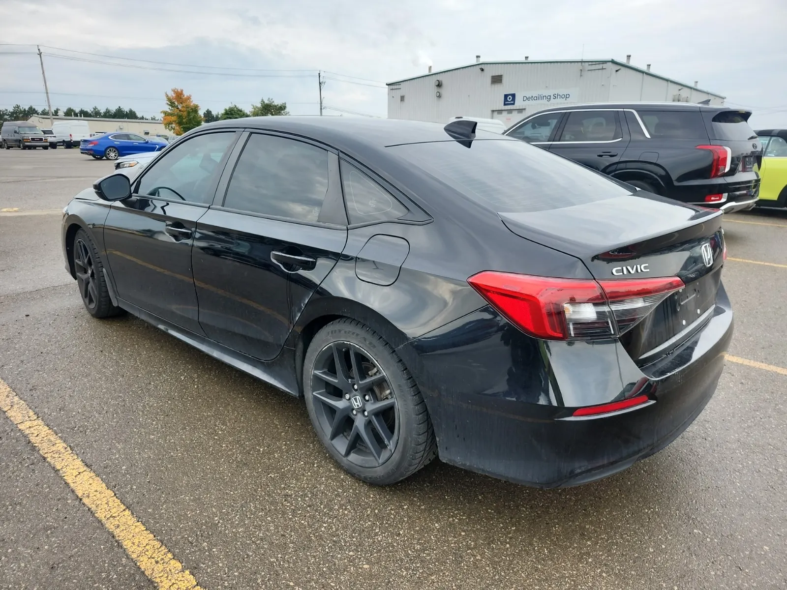 Driver Rear 3/4 Photo