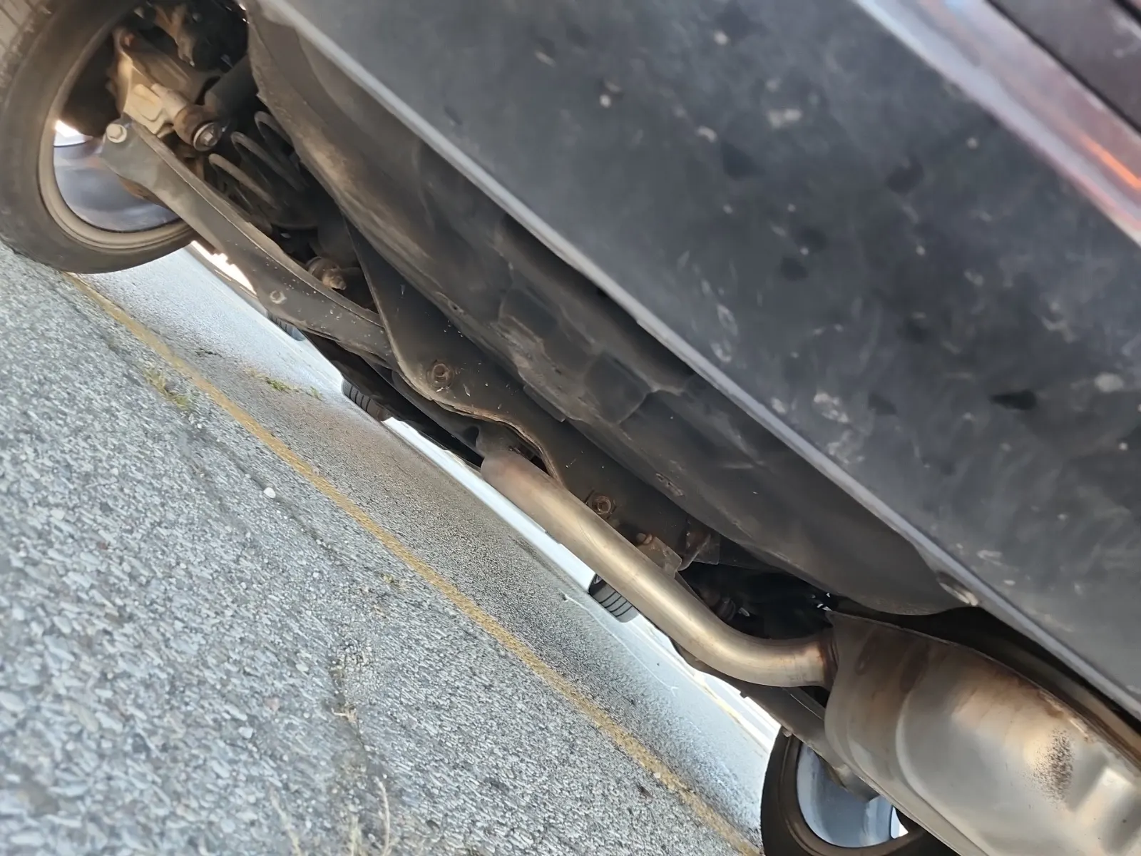 Undercarriage - Rear Photo