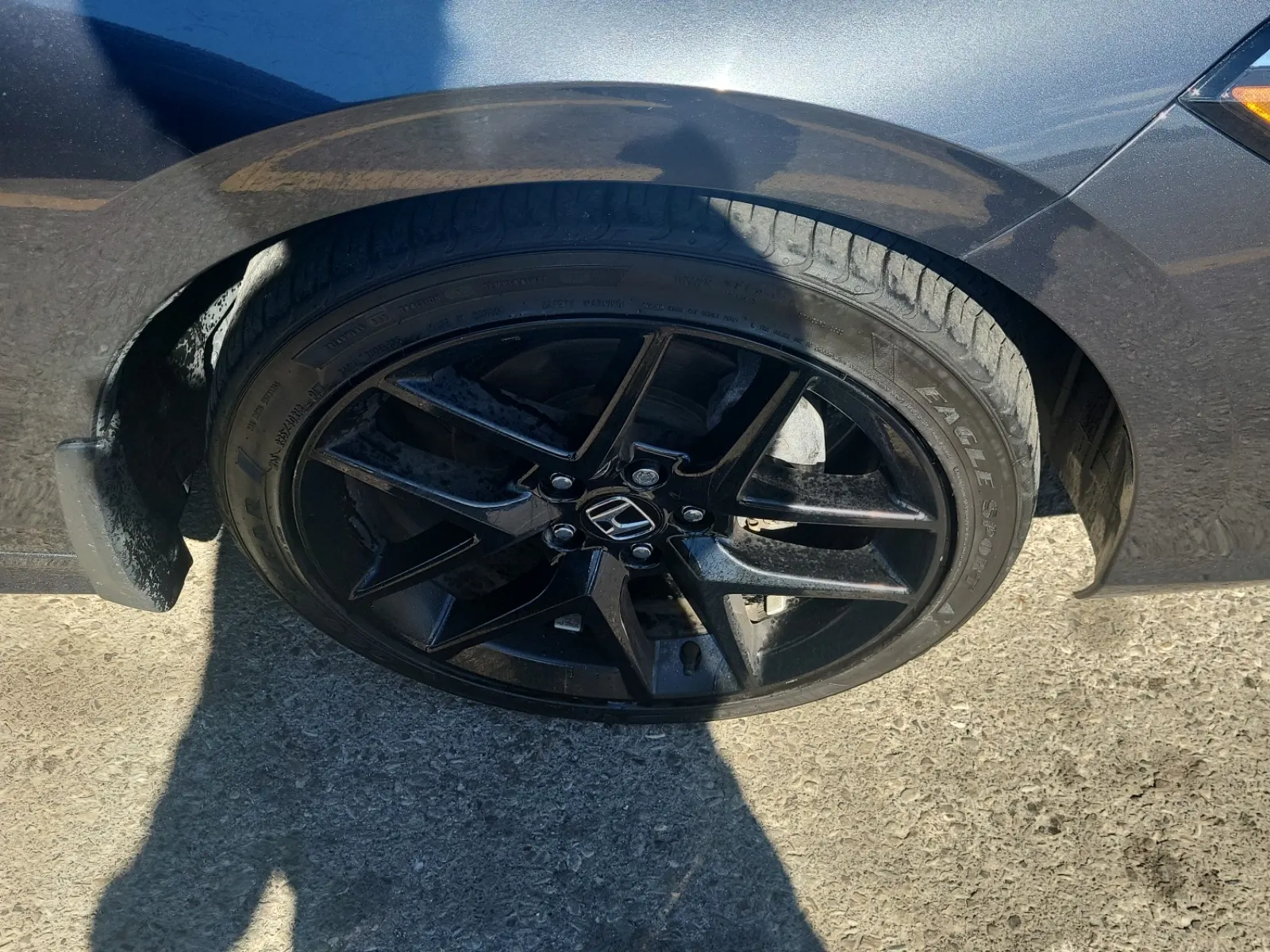 Right Front Wheel/Tire Photo