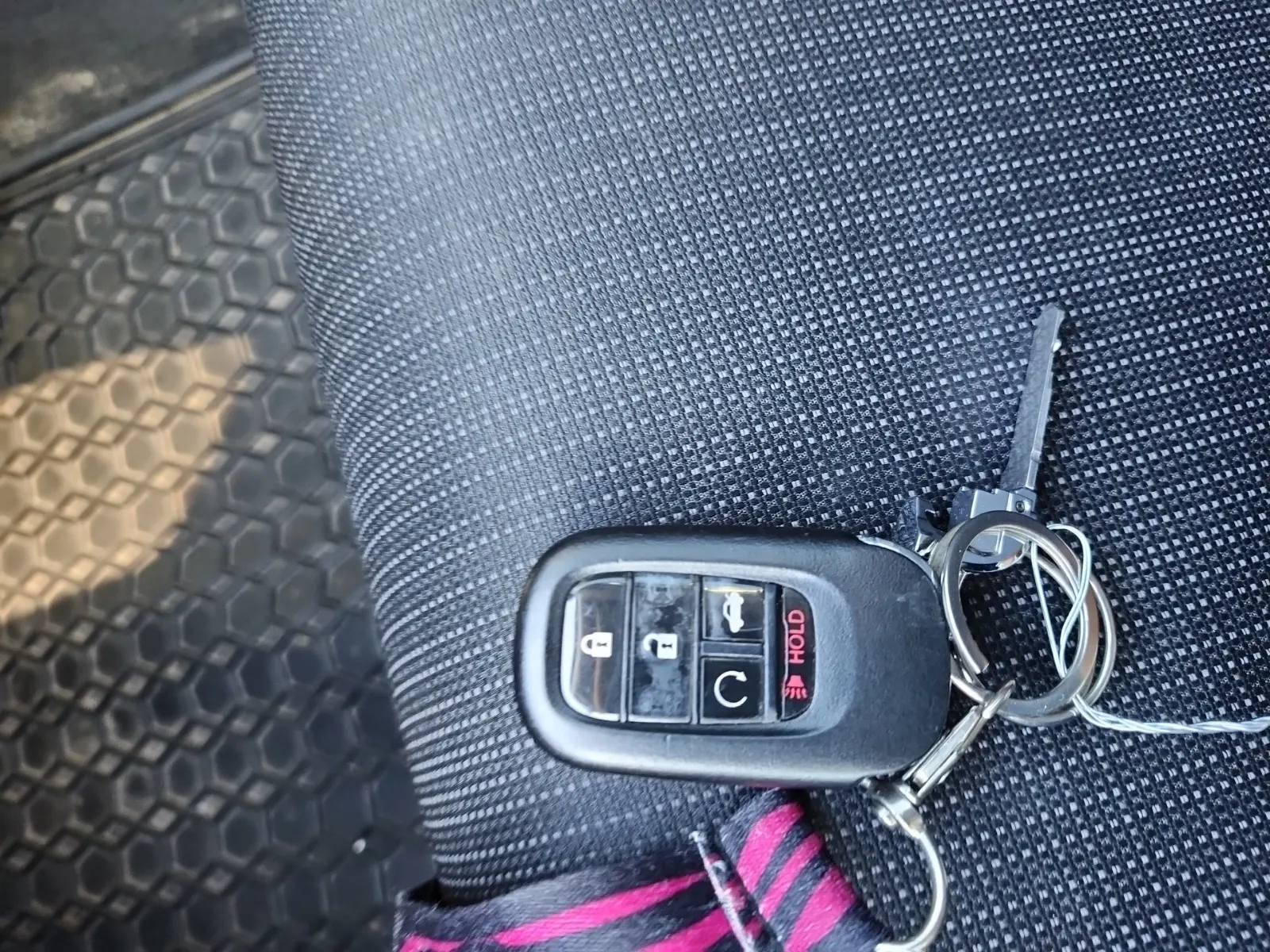 Keys/Fobs/Manual Photo